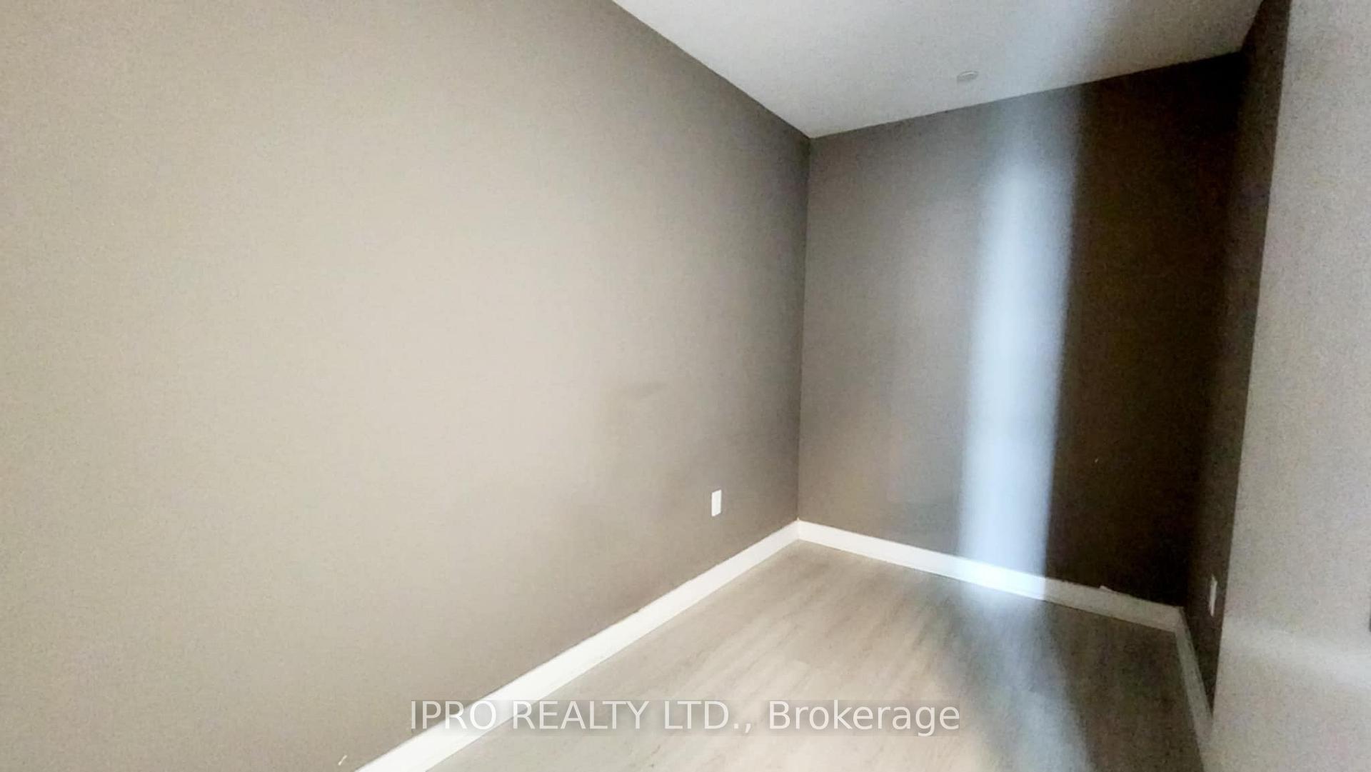 2 Bedrooms Condo at 3883 Quartz, Mississauga For sale