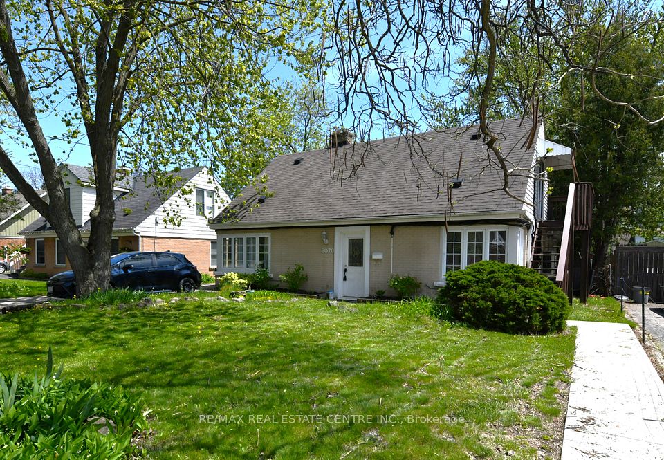 2070 Churchill
