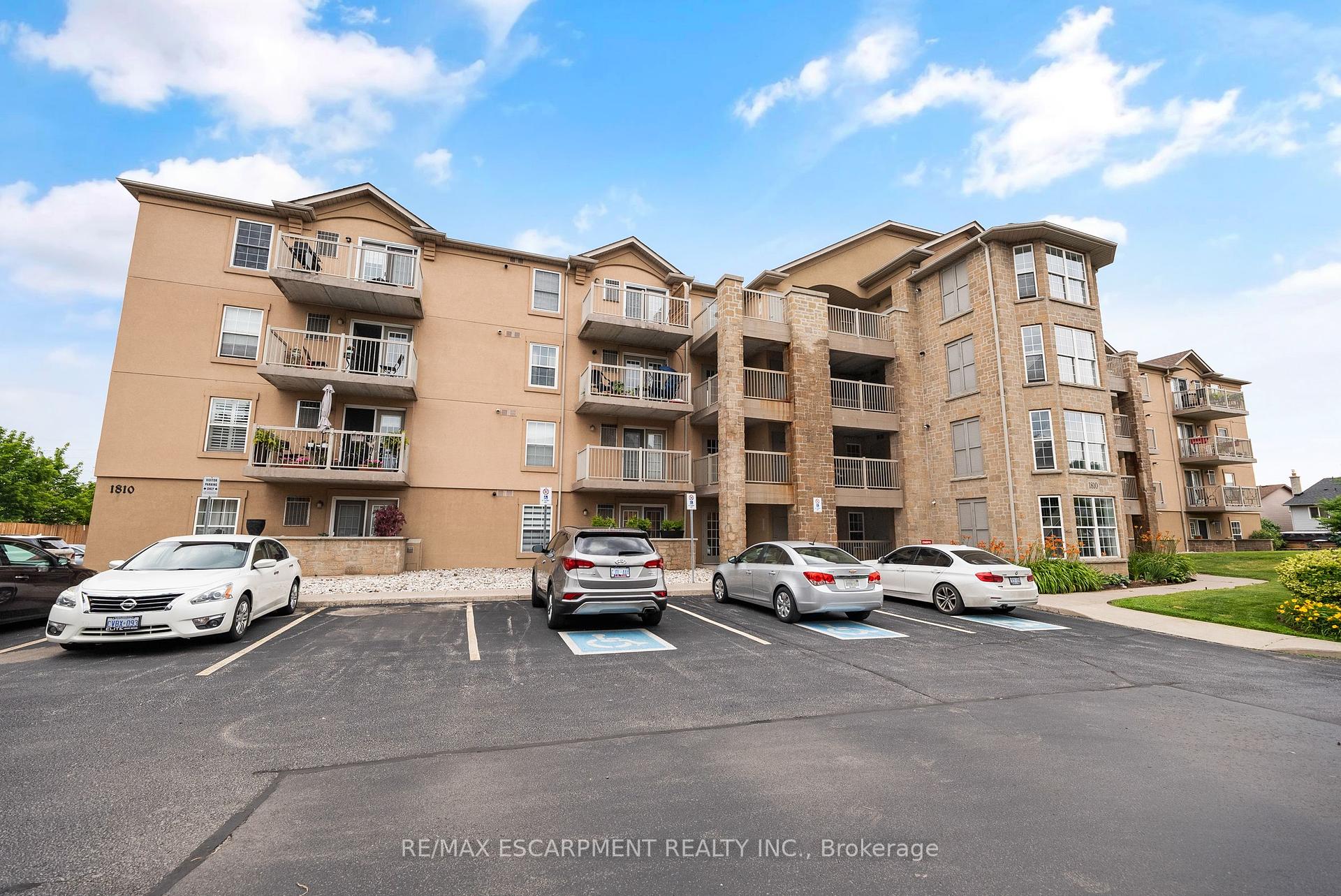 1 Bedroom Condo at 1810 Walker’s, Burlington For sale