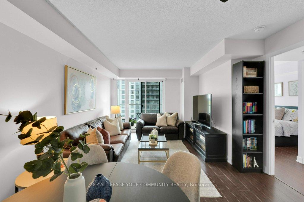 2 Bedrooms Condo at 185 Bonis, Toronto For sale