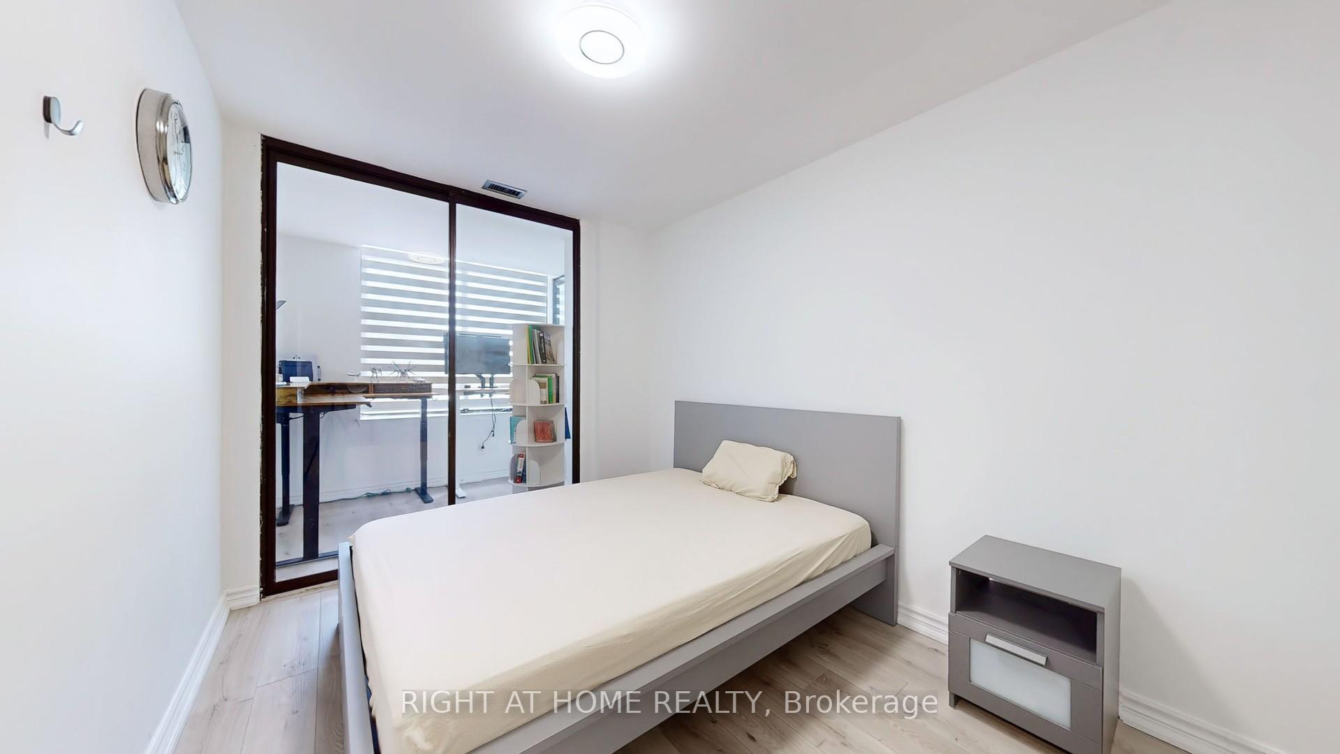 3 Bedrooms Condo at 75 Bamburgh, Toronto For sale