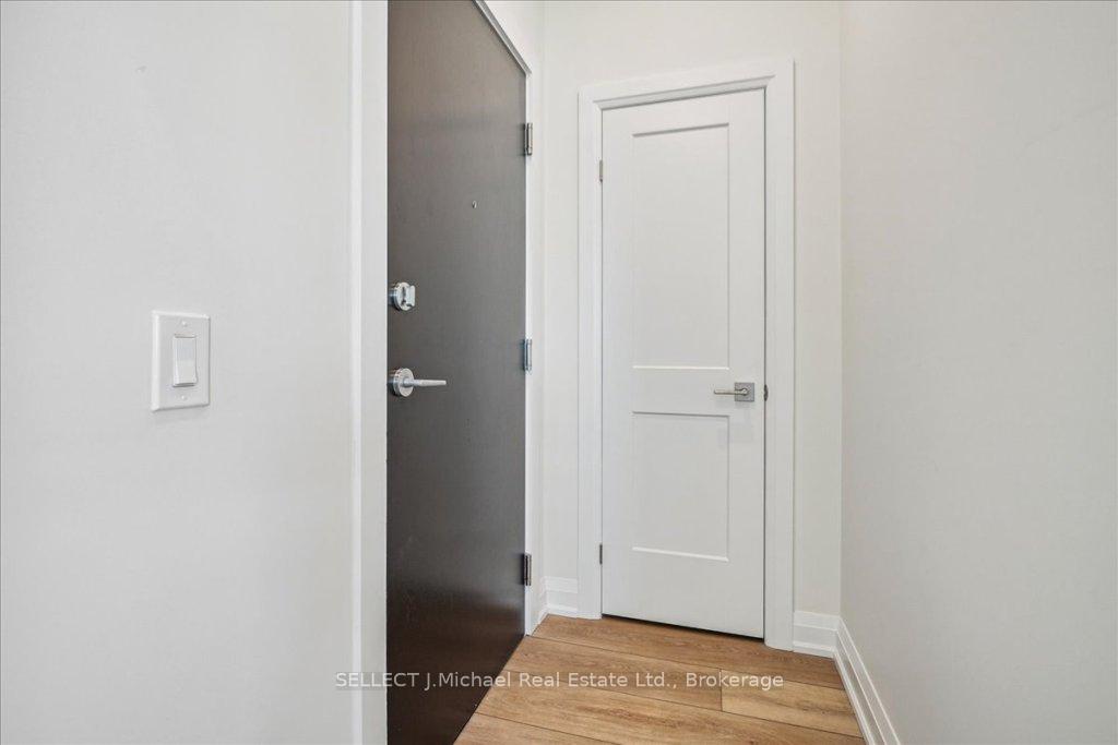 2 Bedrooms Condo at 2750 KING,  Hamilton For sale