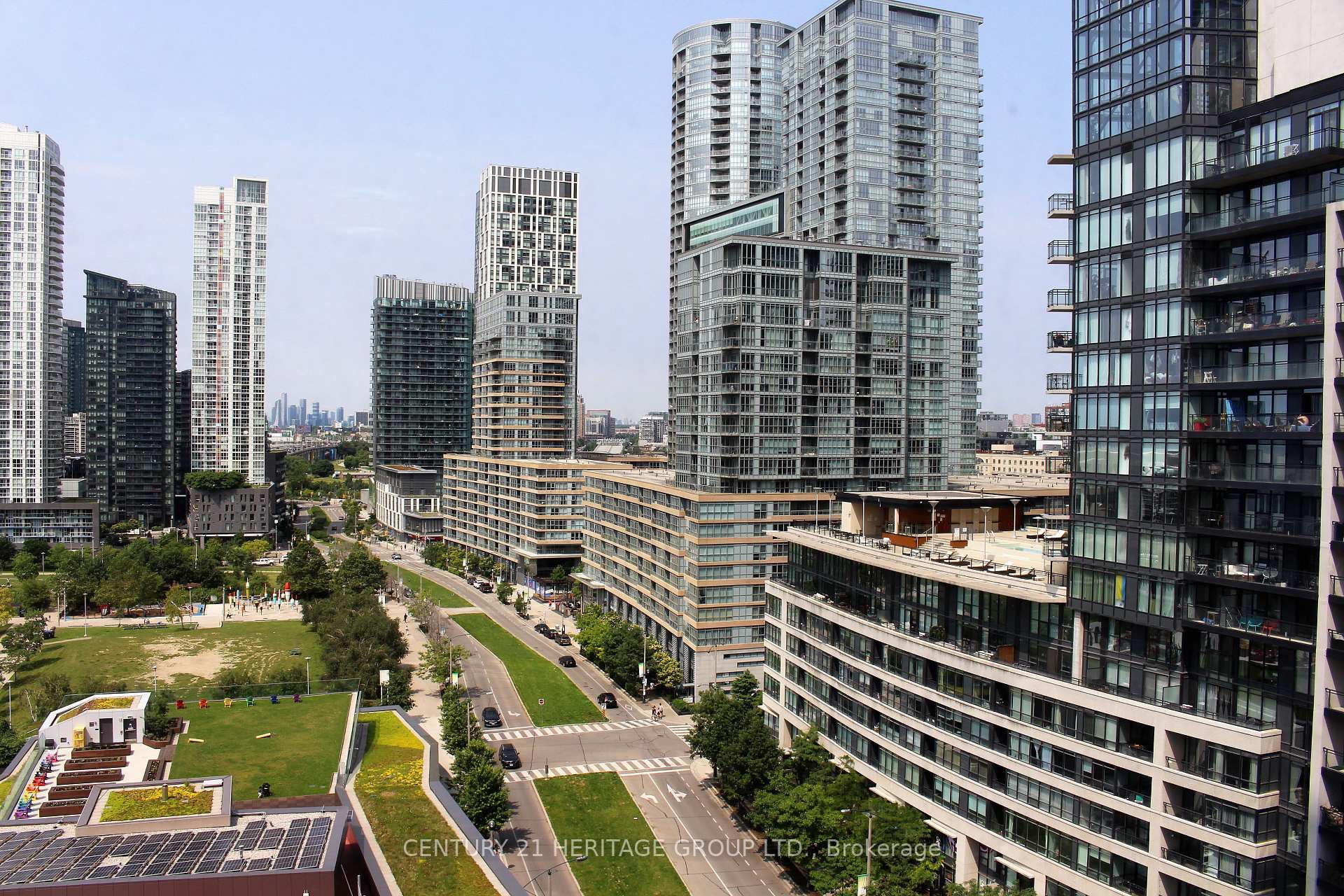 2 Bedrooms Condo at 15 Fort York, Toronto For sale