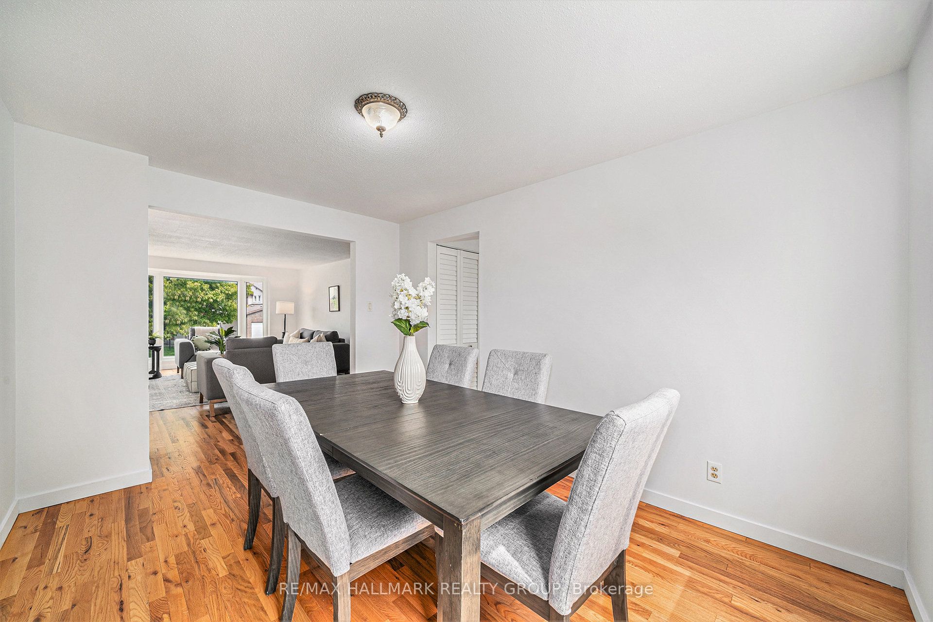 69 Farm Gate Crescent