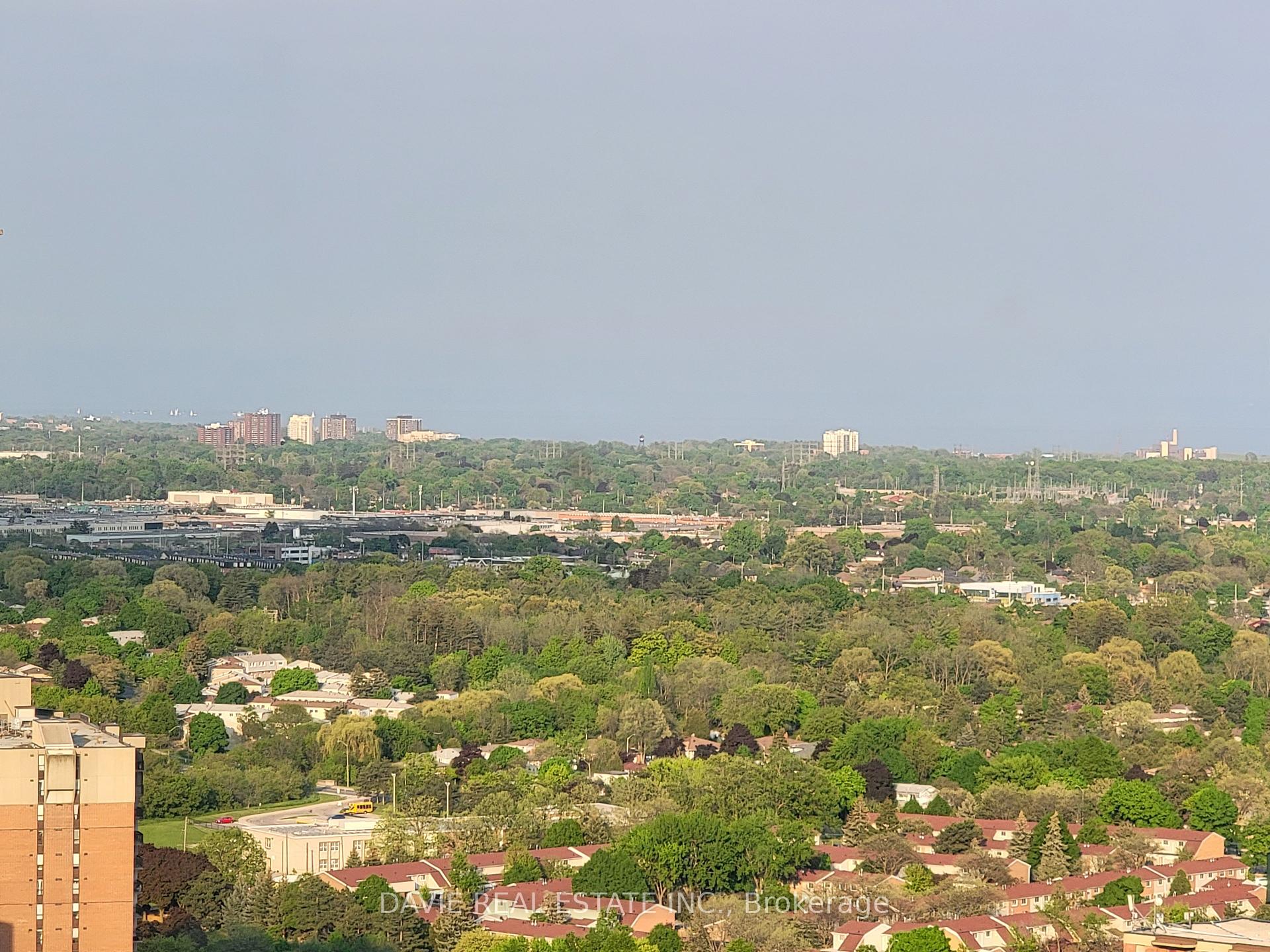 3 Bedrooms Condo at 36 Elm,  Mississauga For sale