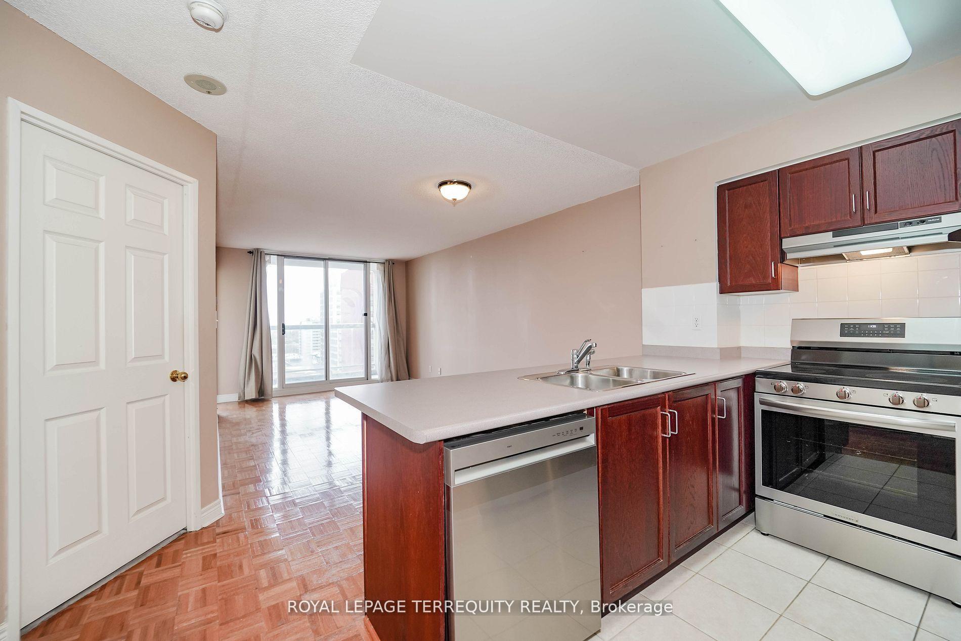 2 Bedrooms Condo at 43 Eglinton, Toronto For sale