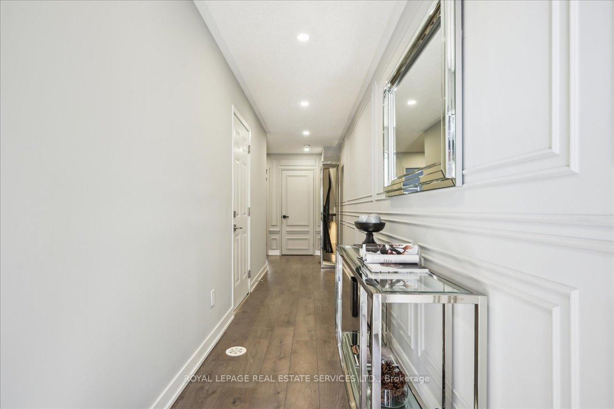 4 Bedrooms Condo at 1121 Cooke, Burlington For sale