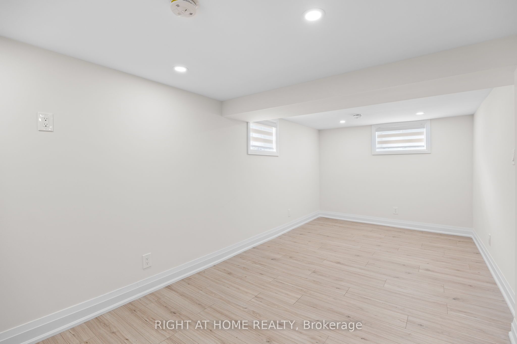 961 Victoria Park Avenue