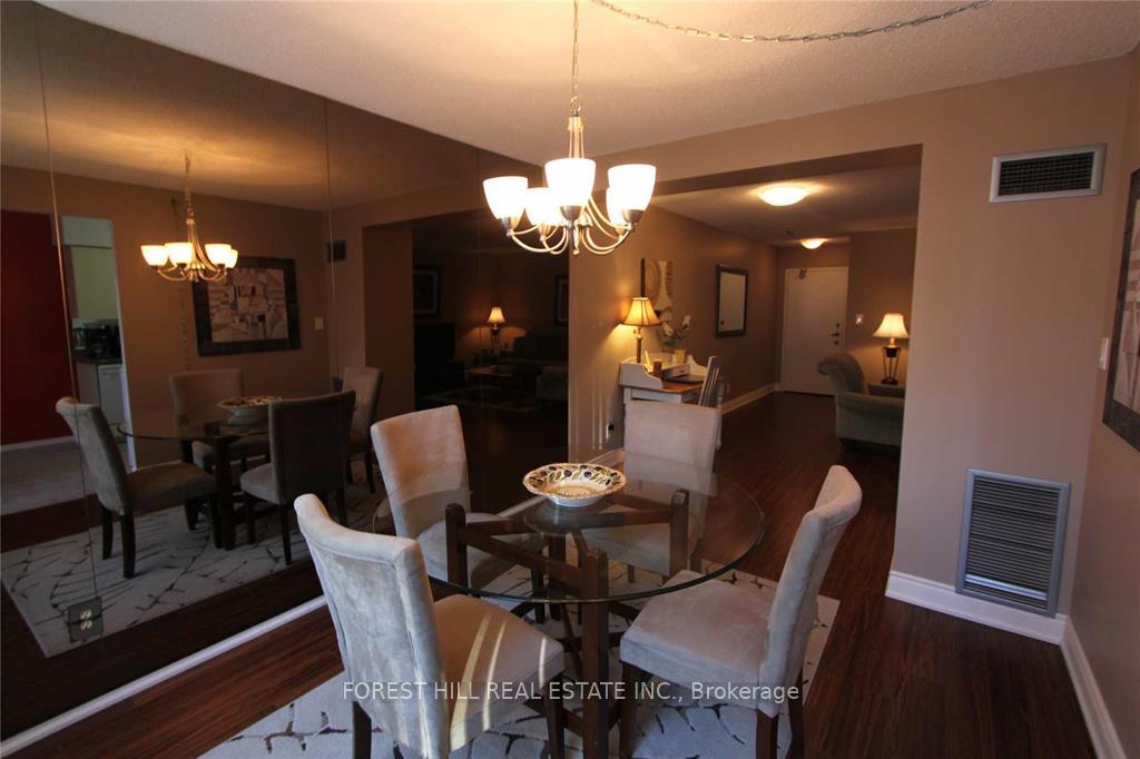 2 Bedrooms Condo at 633 Bay, Toronto For sale