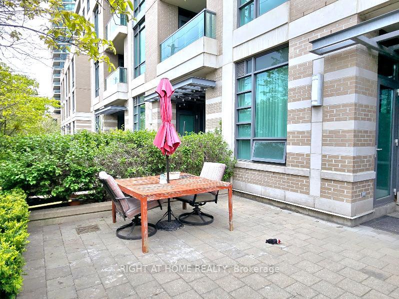 1 Bedroom Condo at 215 Sherway Gardens, Toronto For sale