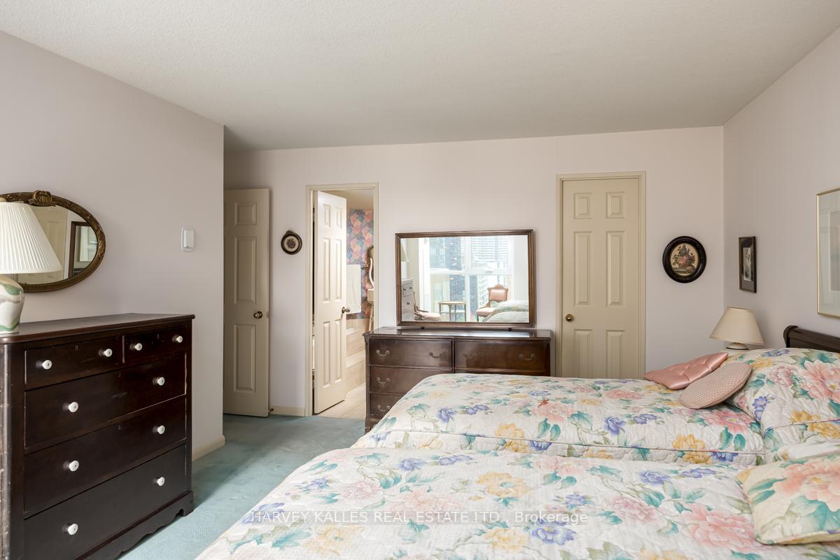 278 Bloor Street E 1501