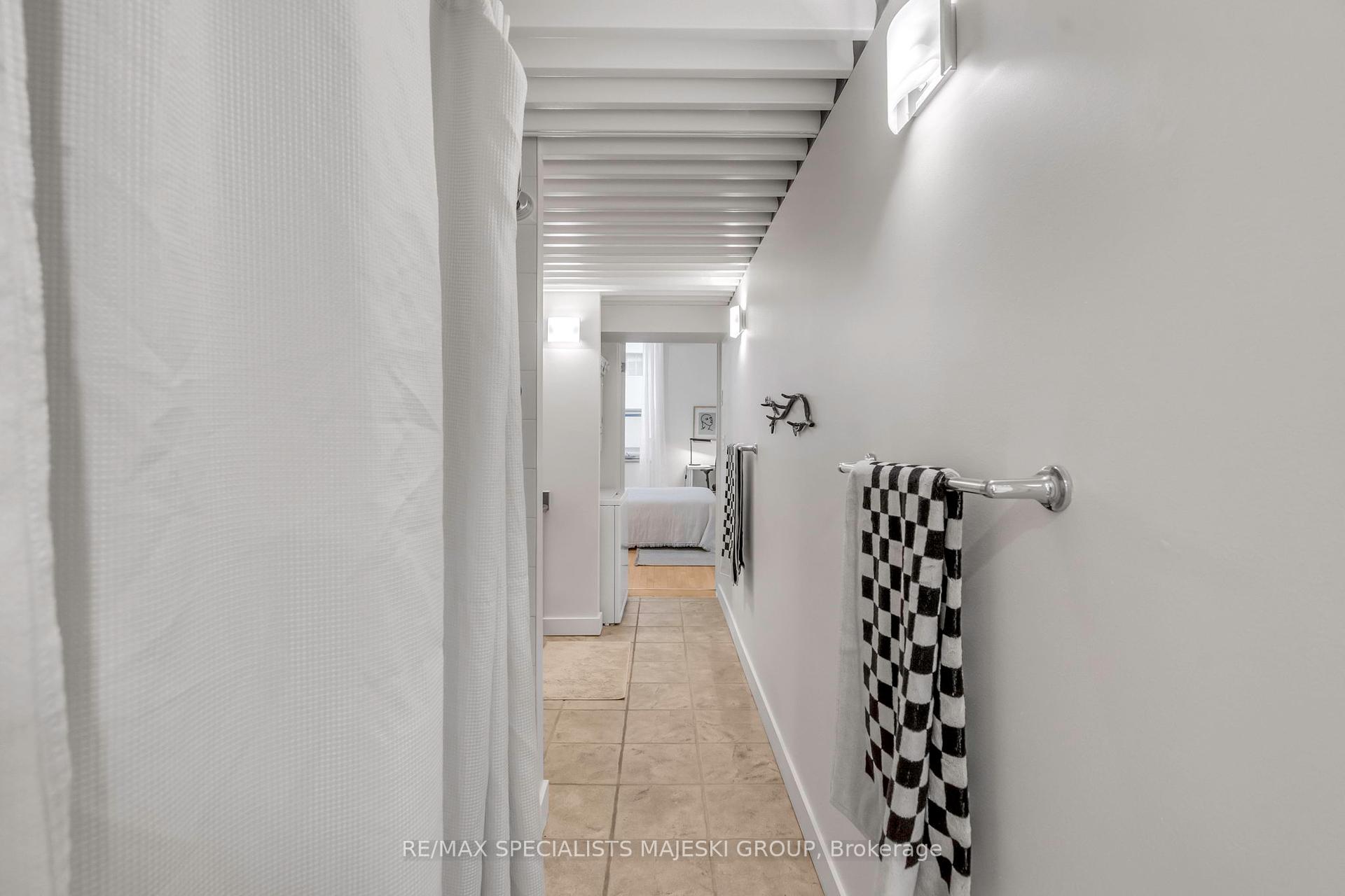 3 Bedrooms Condo at 21 Nassau, Toronto For sale