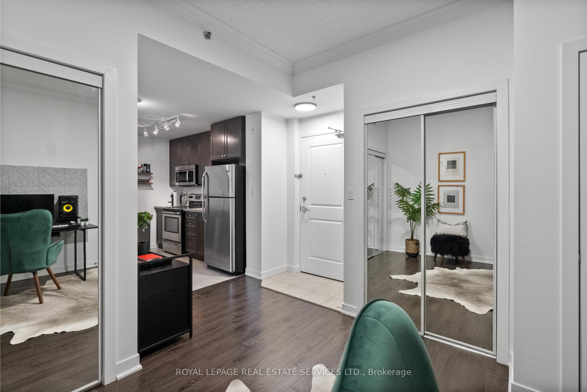 2 Bedrooms Condo at 90 Charlton,  Hamilton For sale