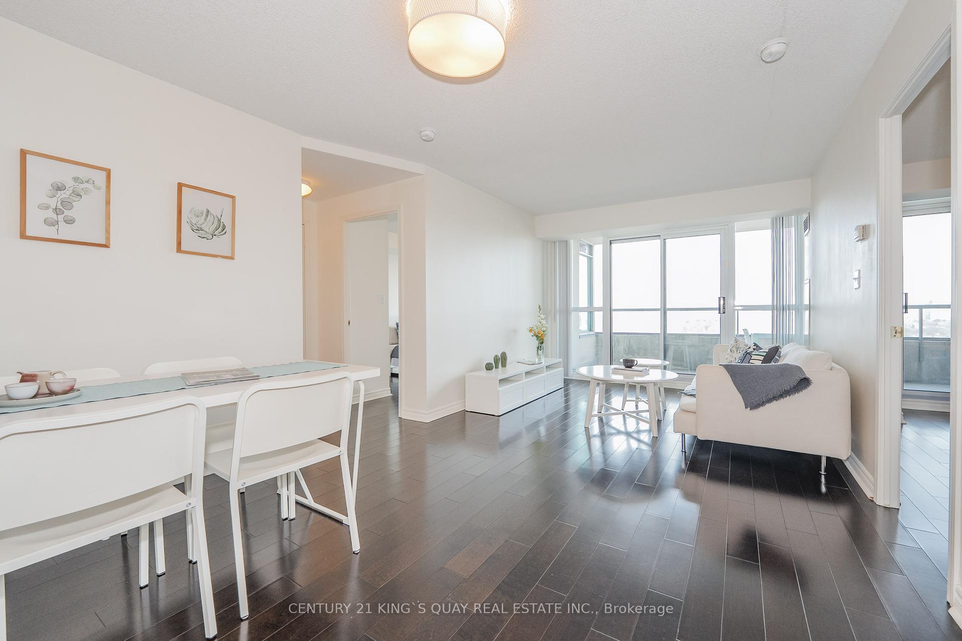 3 Bedrooms Condo at 18 Spring Garden, Toronto For sale