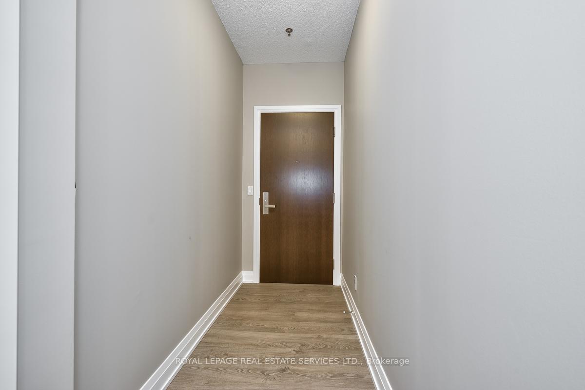 2 Bedrooms Condo at 65 Speers,  Oakville For sale