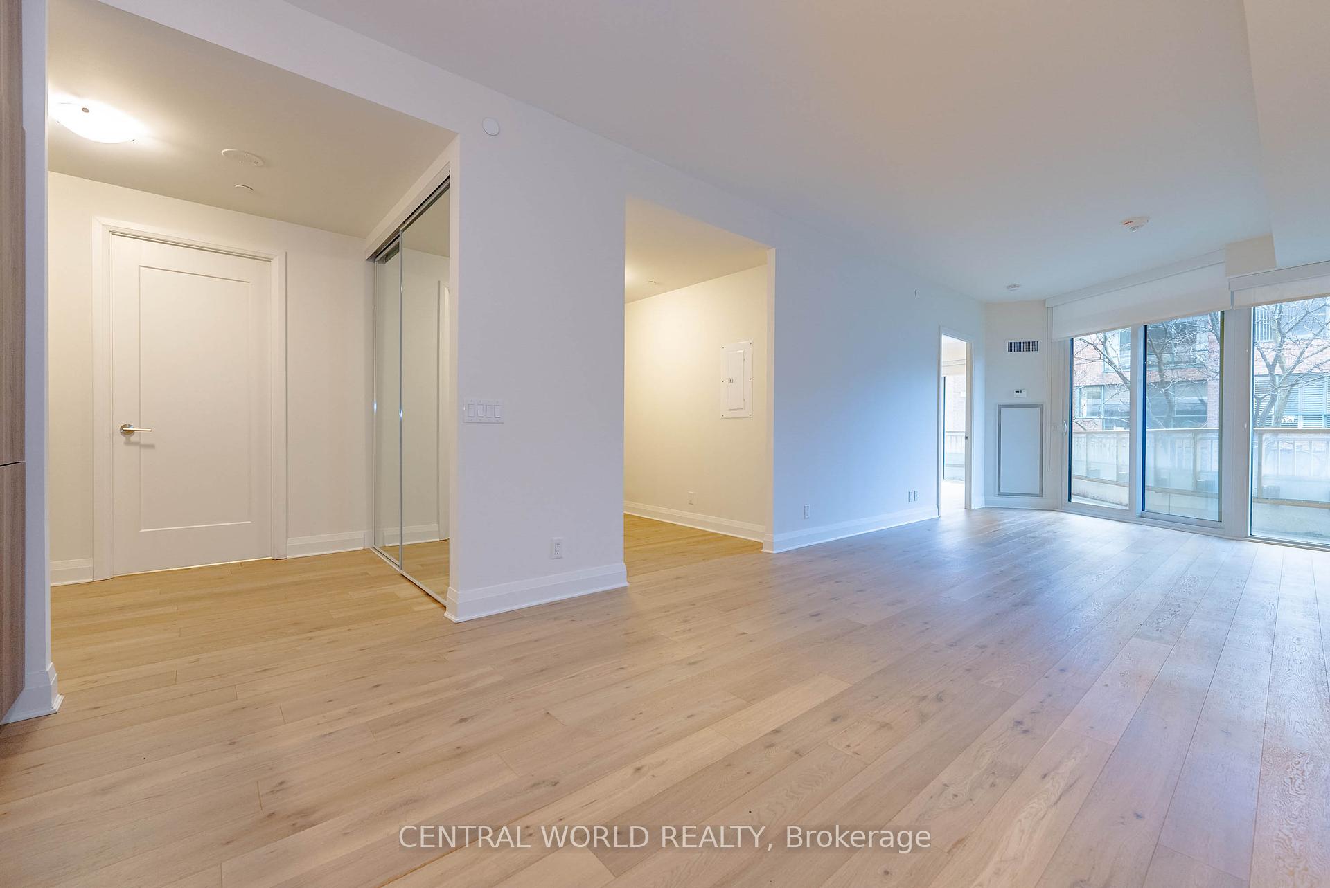 2 Bedrooms Condo at 151 Avenue,  Toronto For sale
