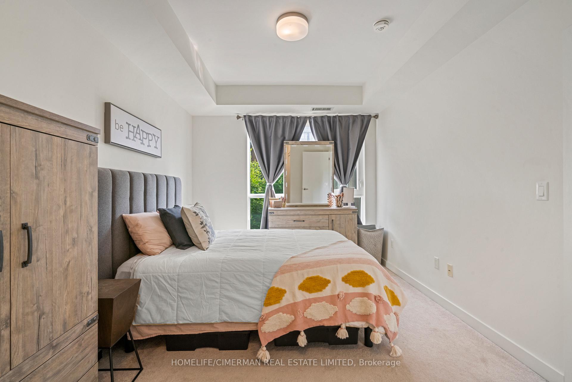 4 Bedrooms Condo at 210 Sabina, Oakville For sale