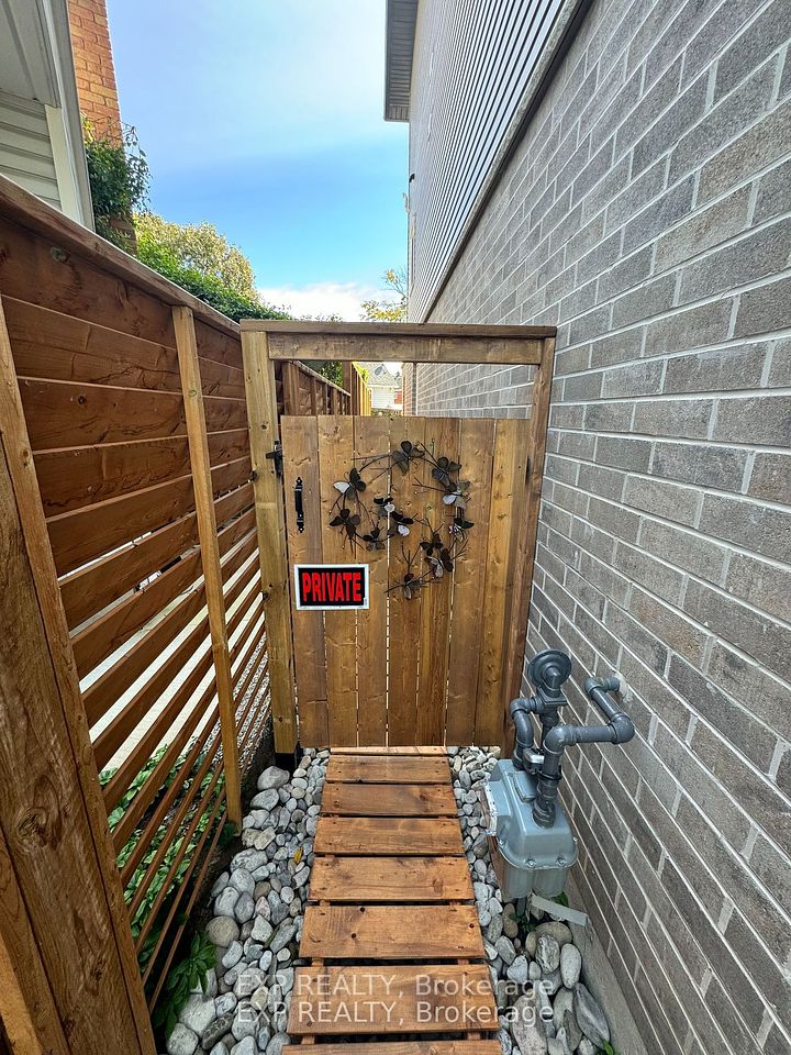 #Ground - 37 Riverside Drive, Welland, ON L3C 5C9