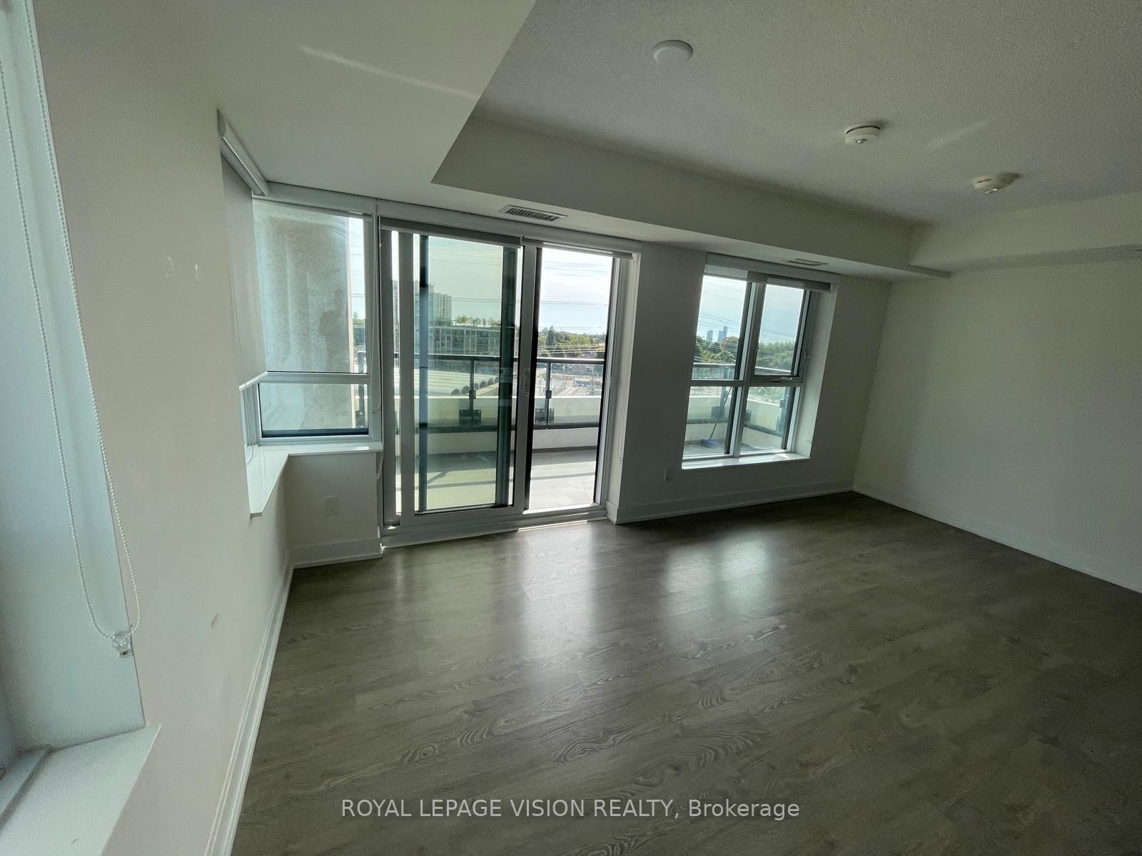 9 Mabelle Avenue, #722