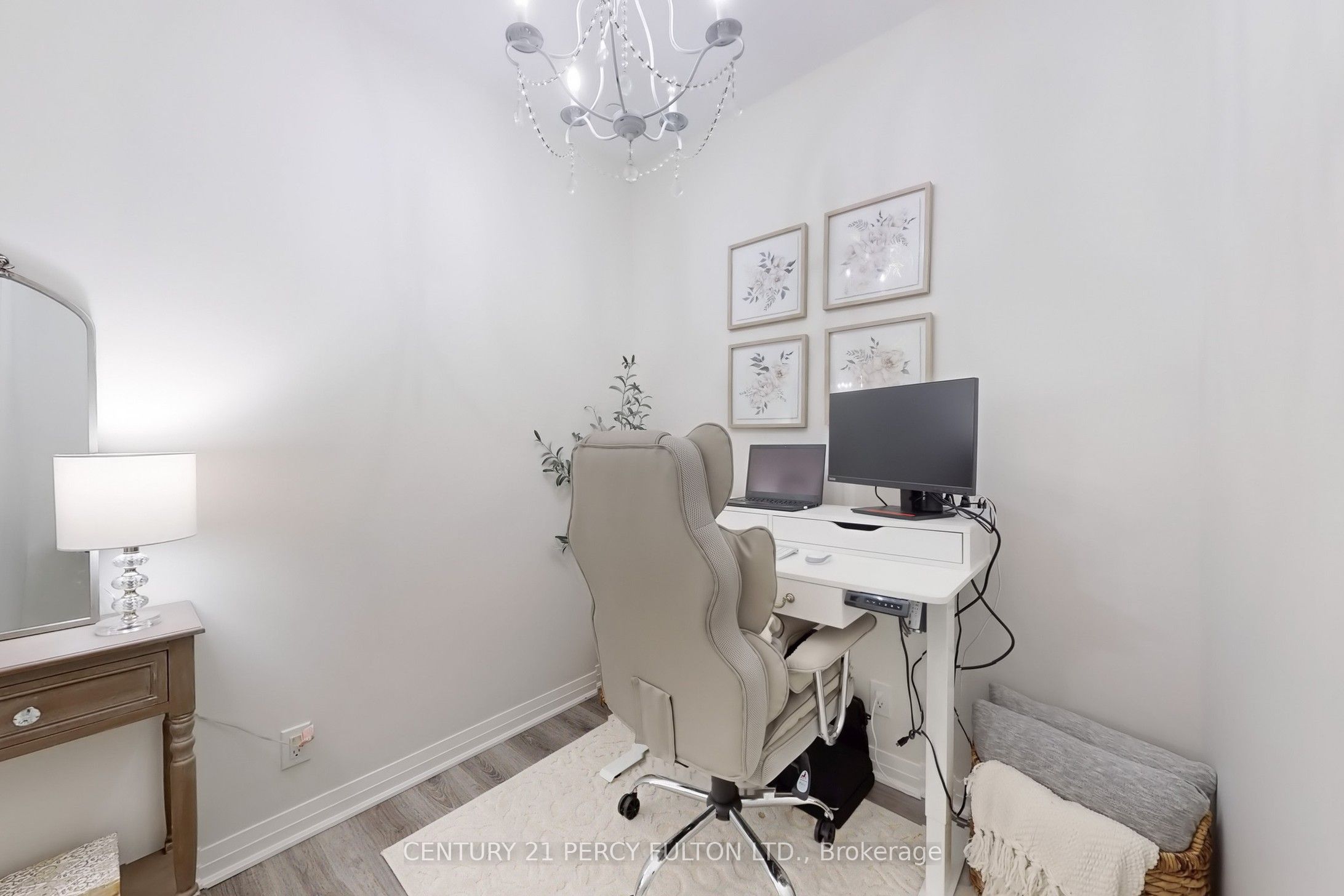 128 Grovewood Common, #320
