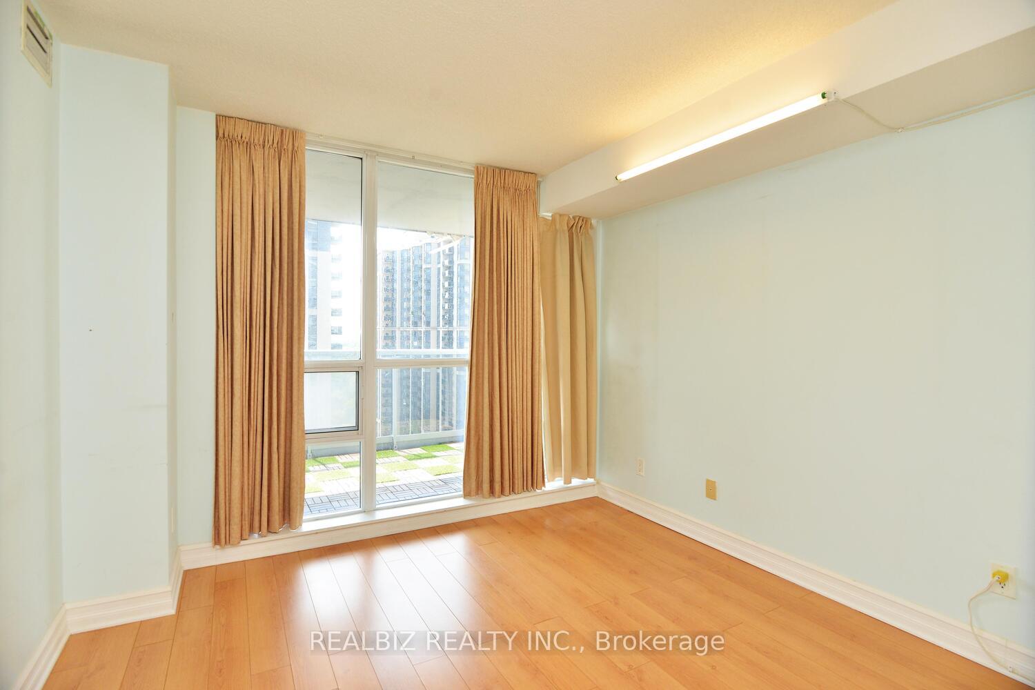 3 Bedrooms Condo at 4968 Yonge, Toronto For sale