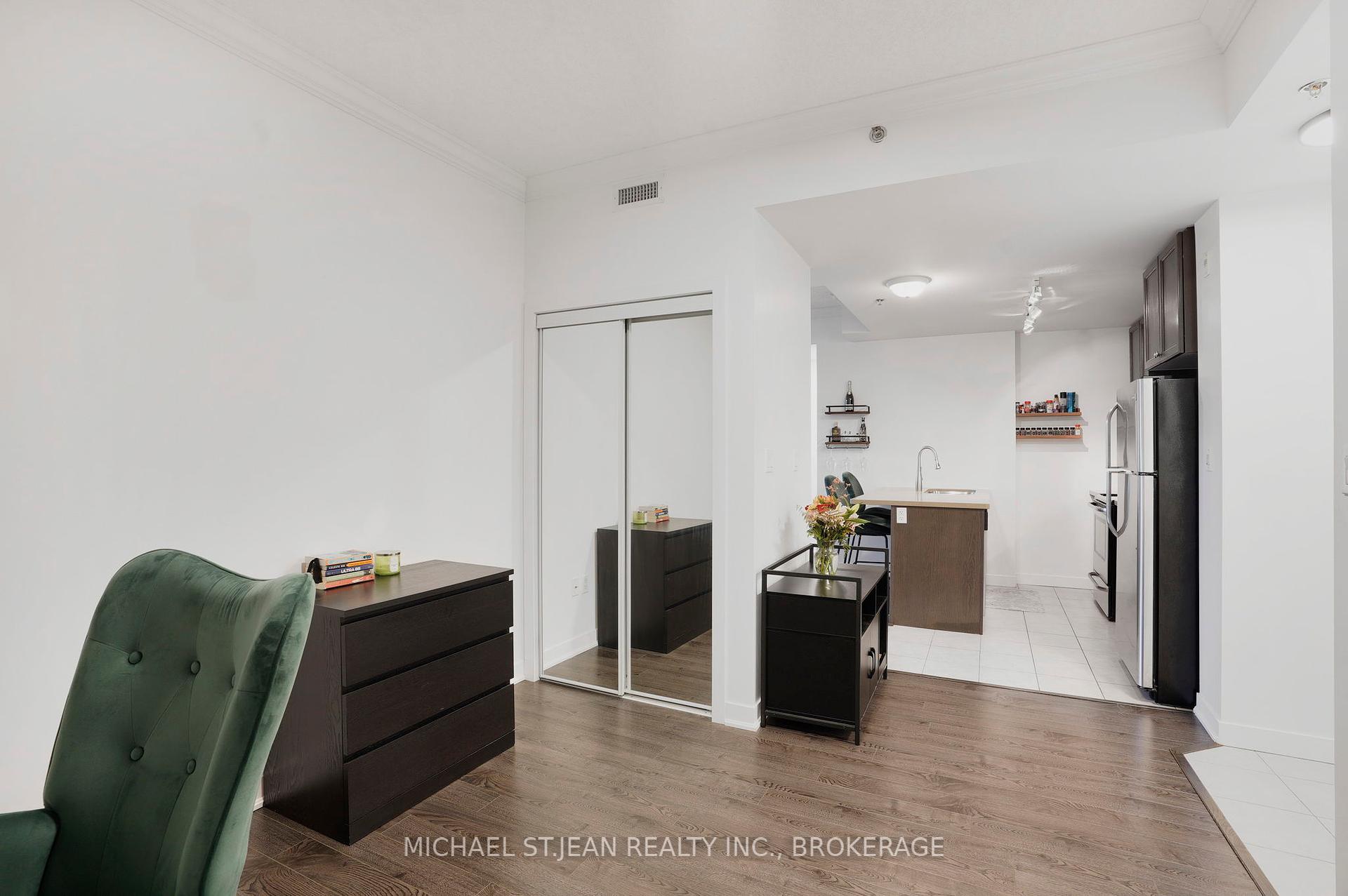 1 Bedroom Condo at 90 Charlton, Hamilton For sale