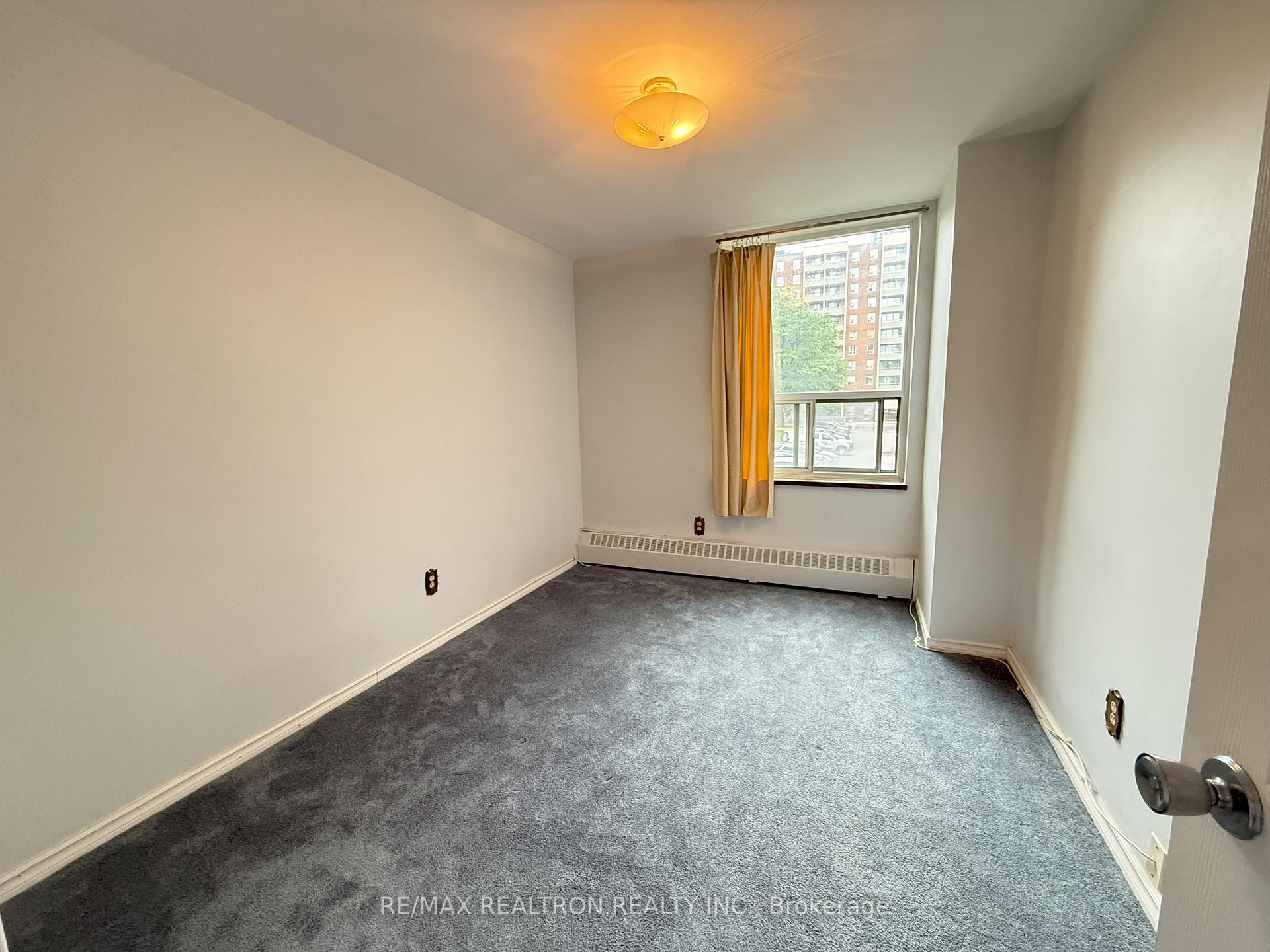 3 Bedrooms Condo at 1 Four Winds, Toronto For sale