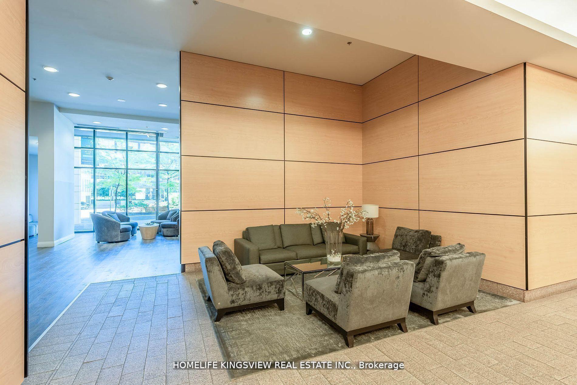 3 Bedrooms Condo at 2910 Highway 7,  Vaughan For sale