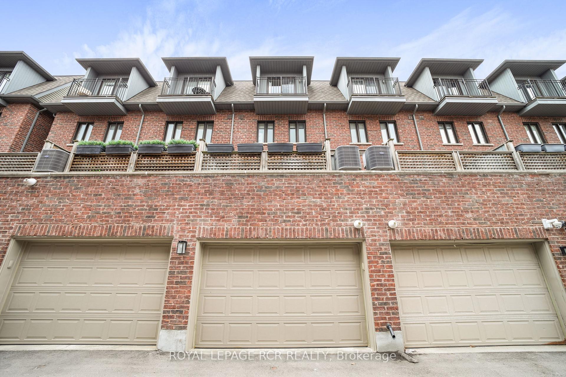 4 Bedrooms Condo at 8343 Kipling, Vaughan For sale
