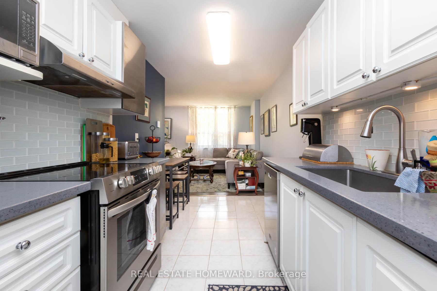 3 Bedrooms Condo at 45 Huntingdale, Toronto For sale