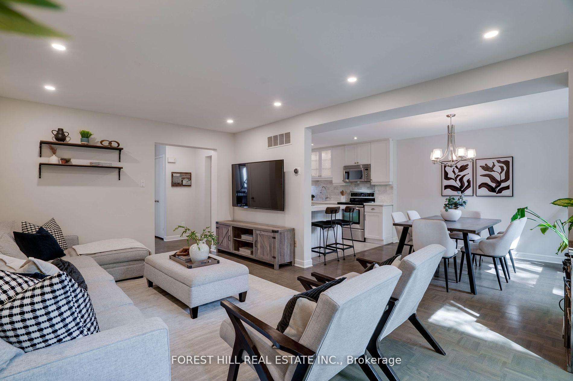 4 Bedrooms Condo at 11 Scenic Mill, Toronto For sale