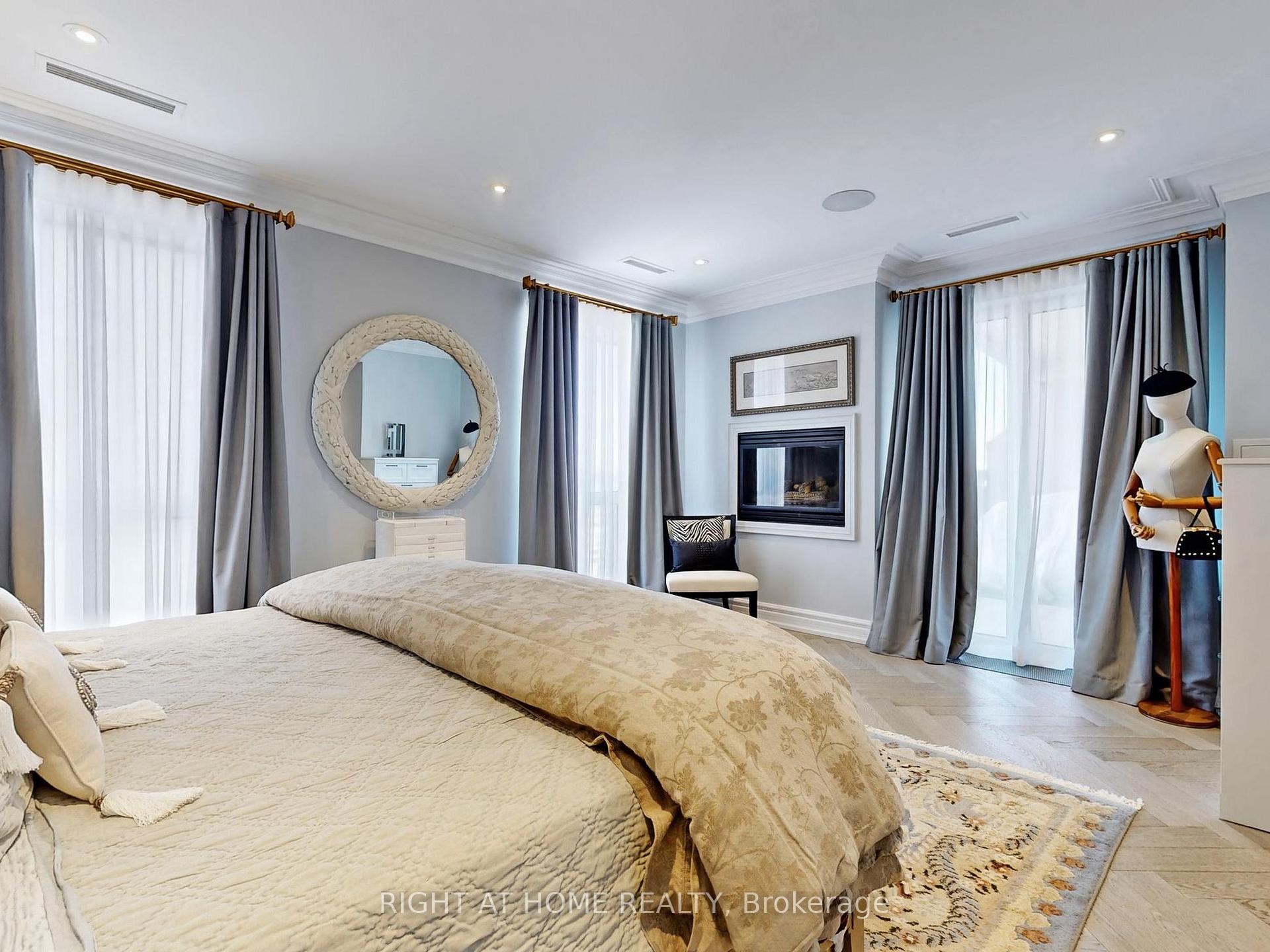 2 Bedrooms Condo at 2287 Lake Shore, Toronto For sale