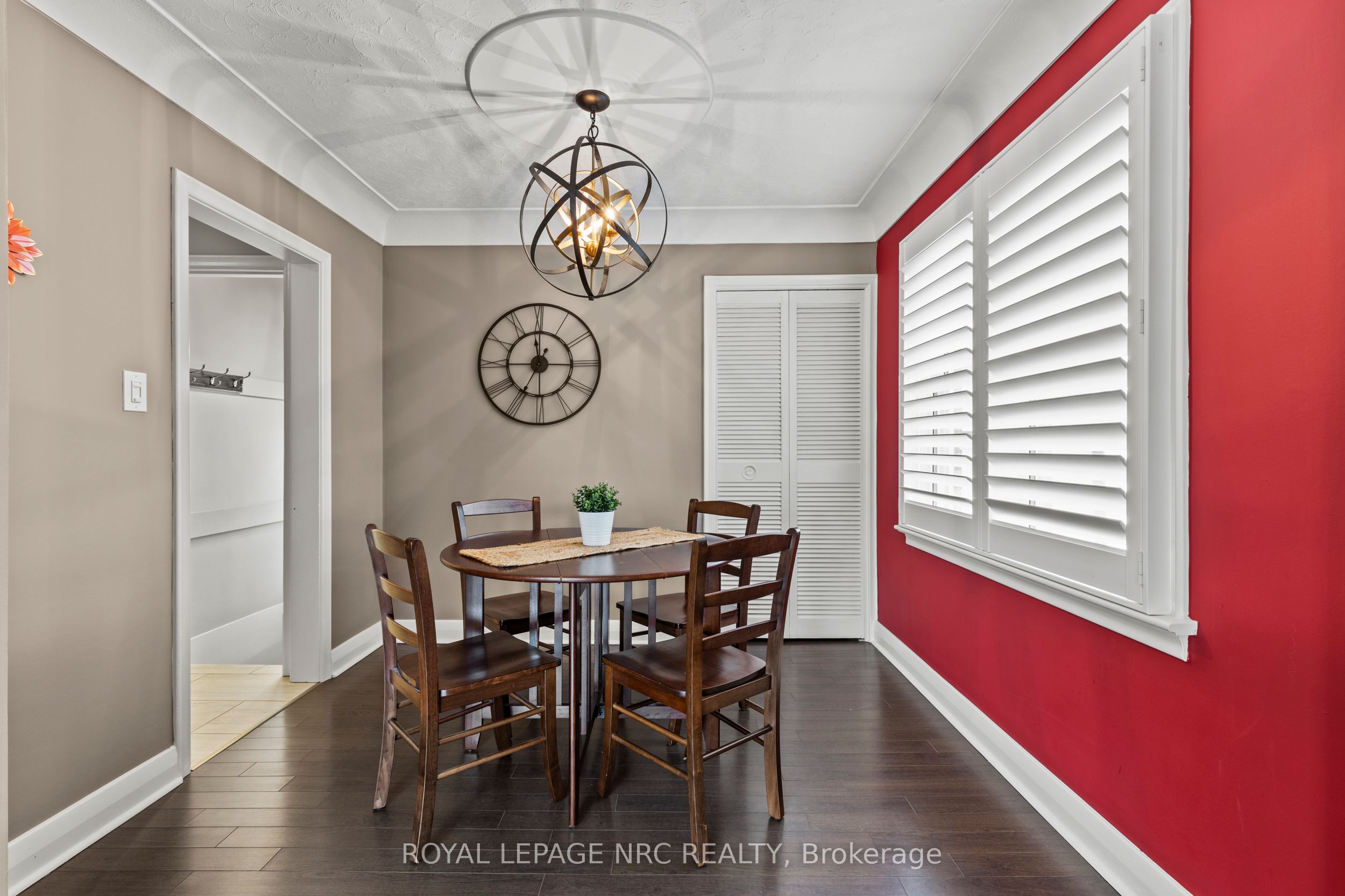 10 Whiteoak Drive