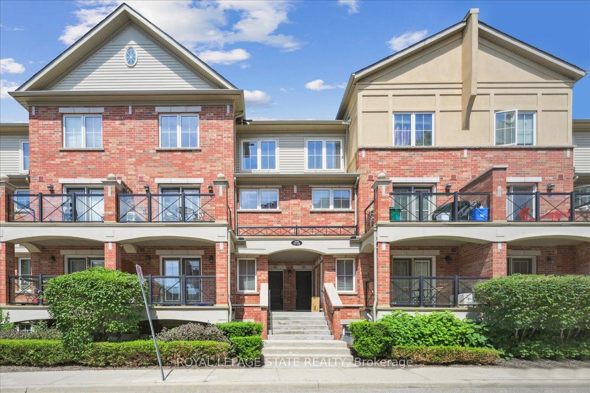 2 Bedrooms Condo at 2450 Post, Oakville For sale