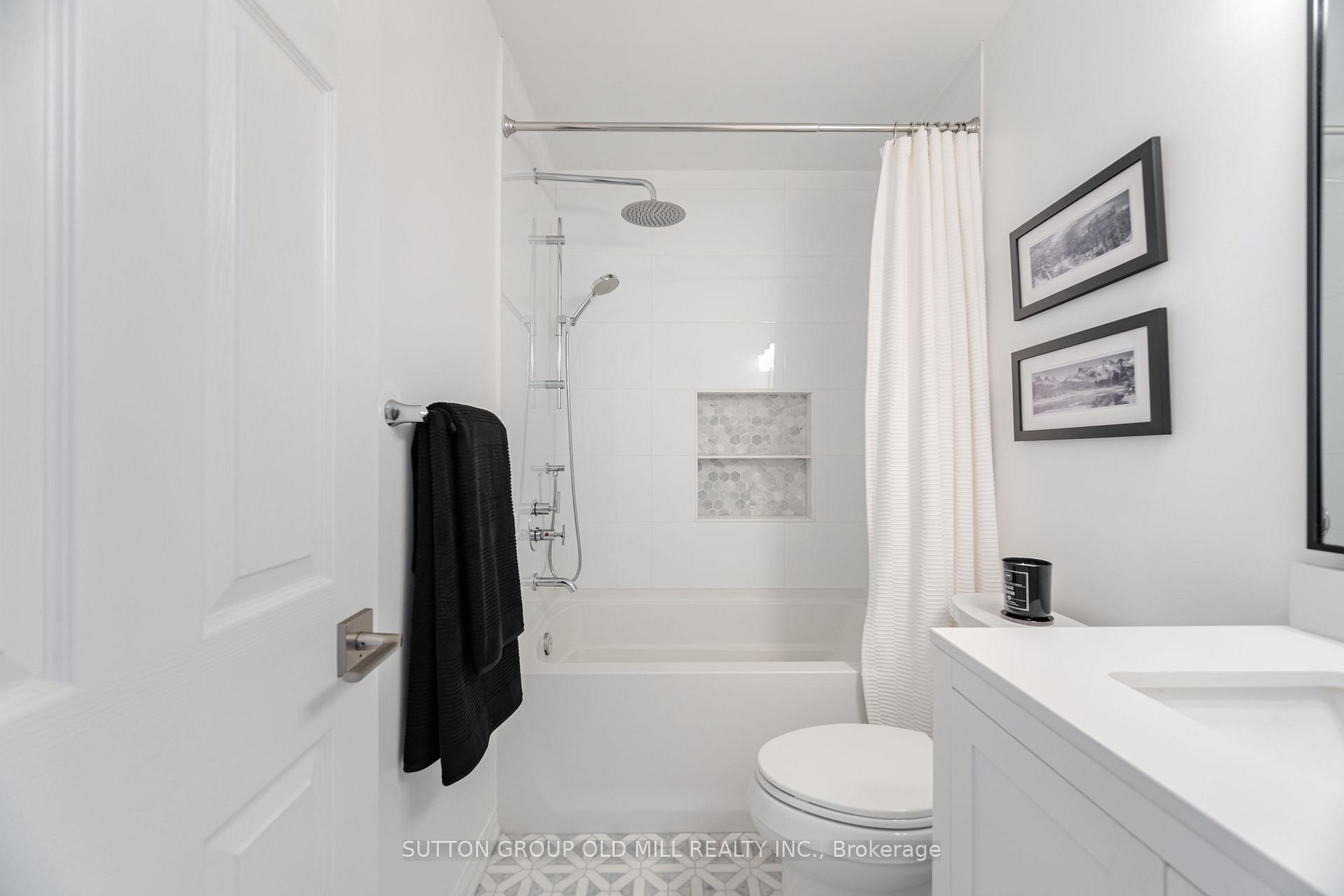 2 Bedrooms Condo at 3050 Rotary,  Burlington For sale