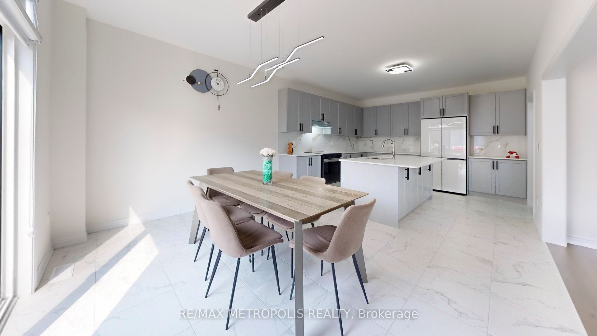 1315 Davis Loop