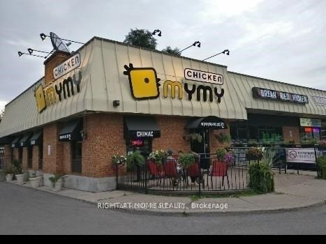 7359 Yonge