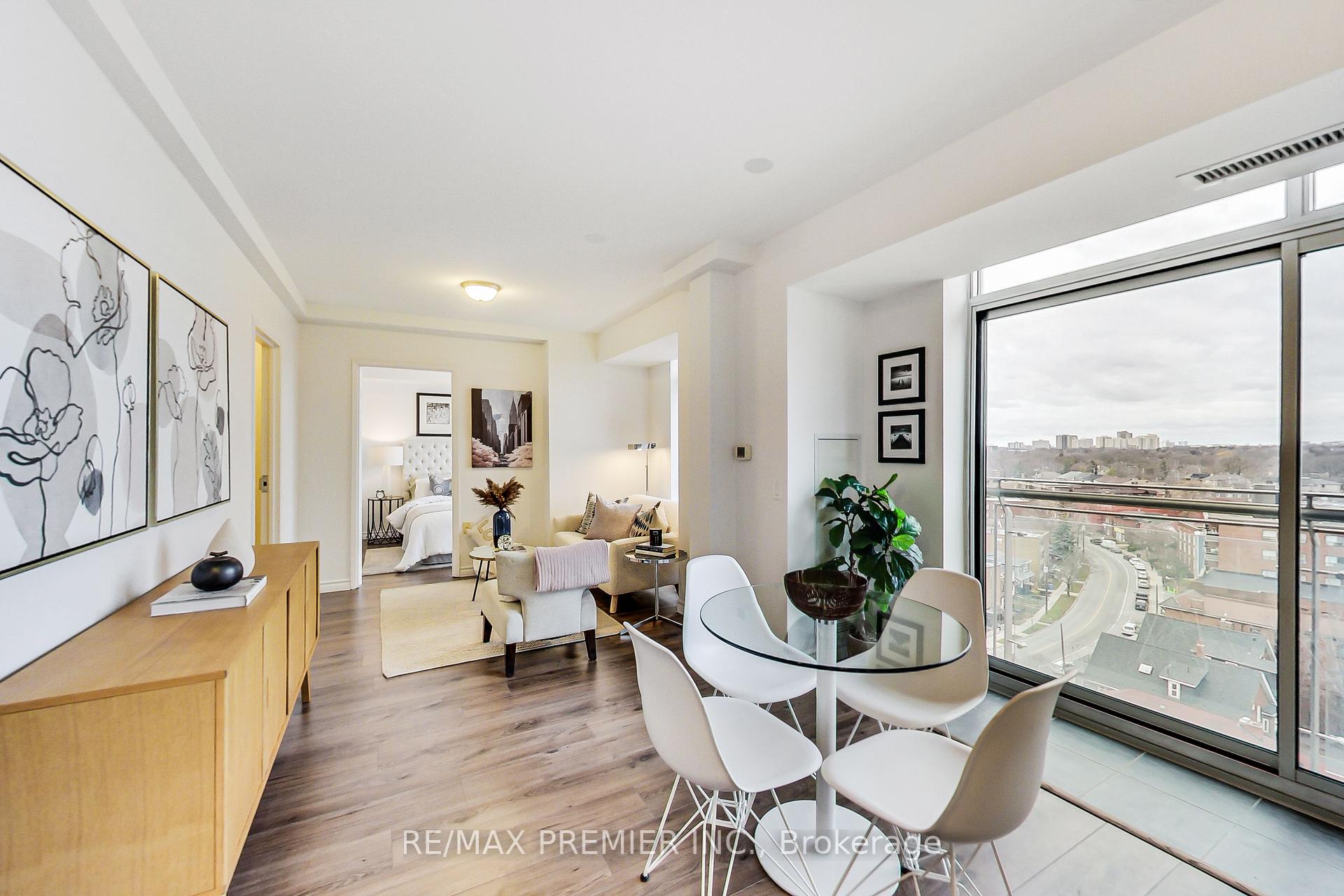3 Bedrooms Condo at 15 Maplewood, Toronto For sale