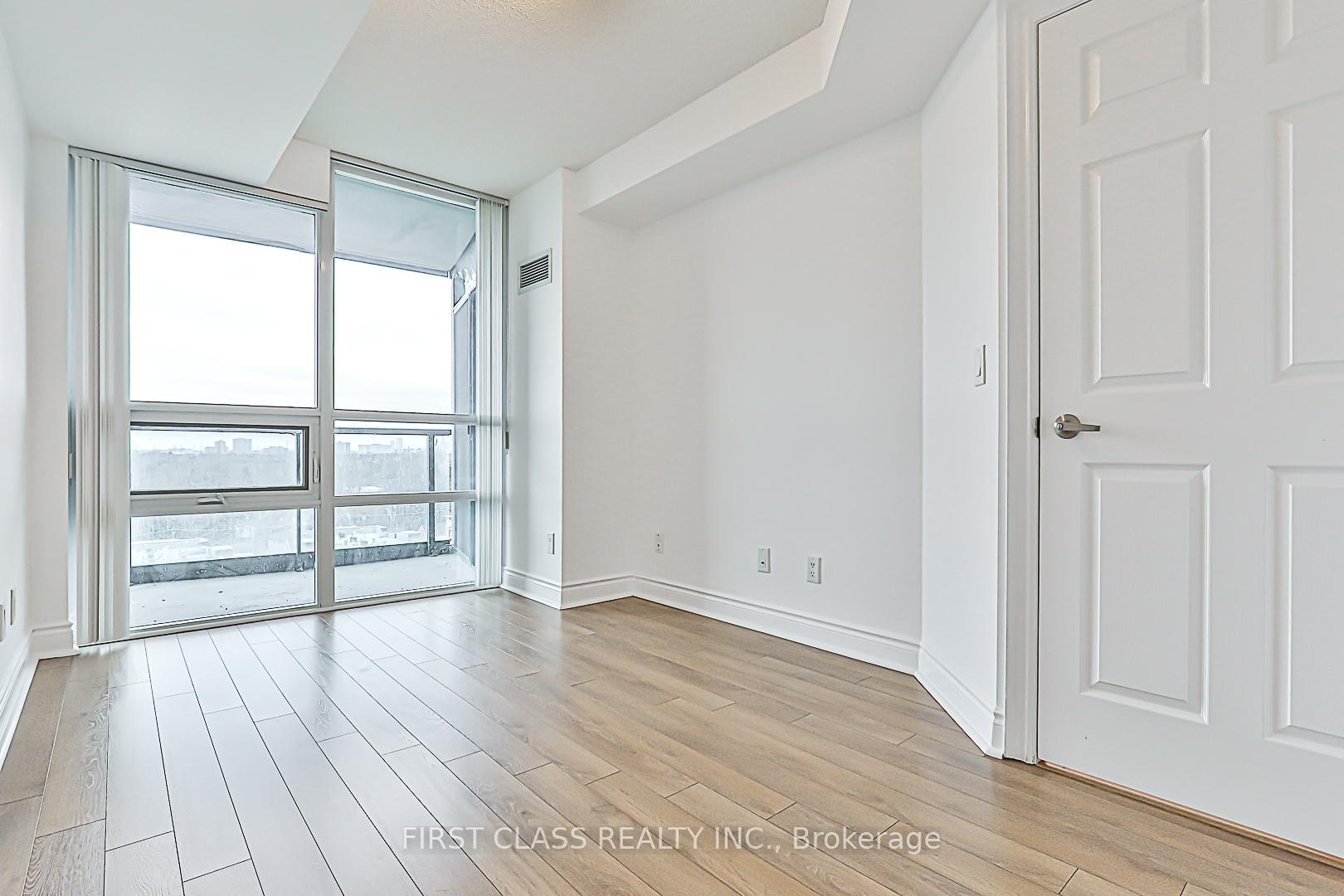 2 Bedrooms Condo at 15 Greenview,  Toronto For sale