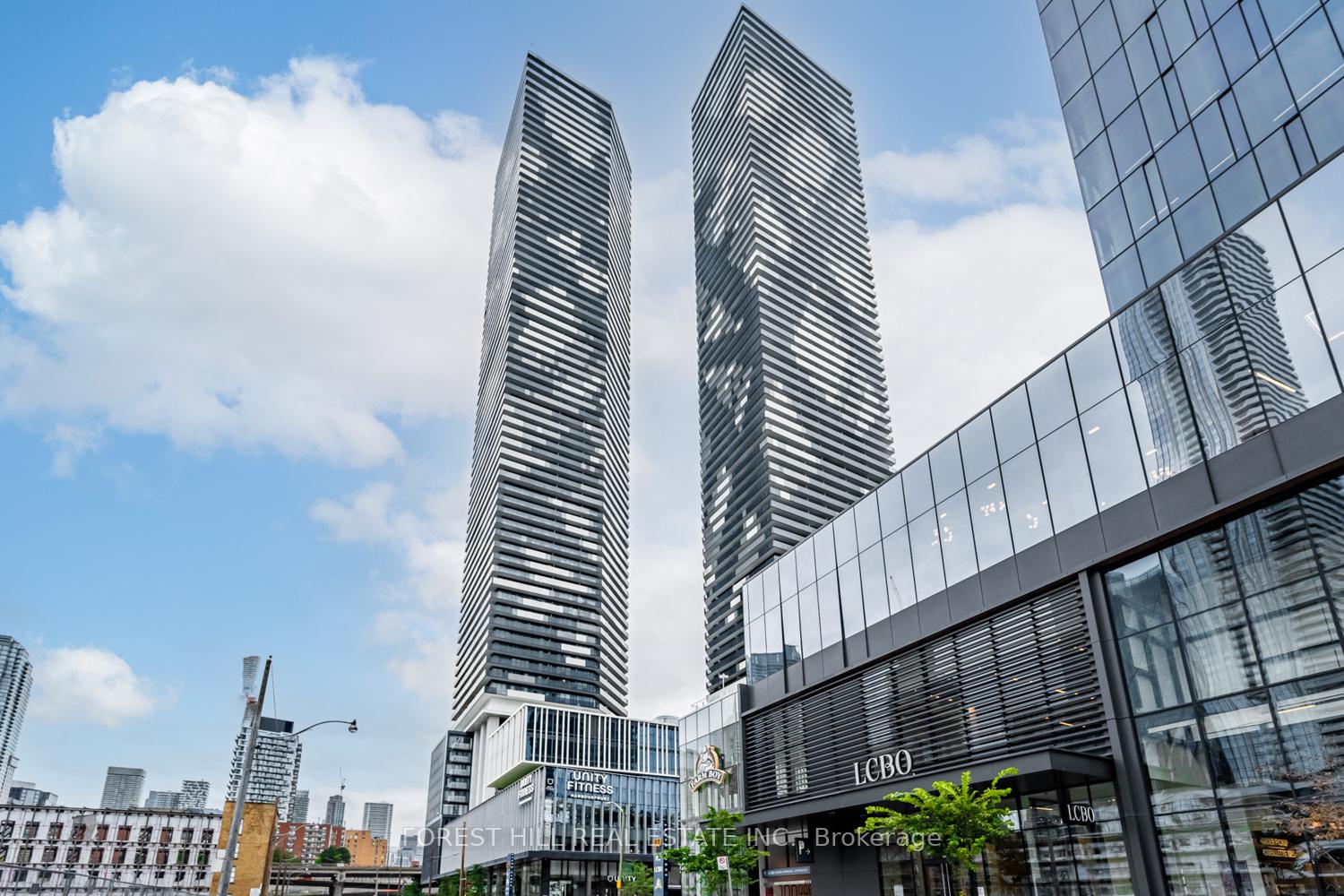3 Bedrooms Condo at 55 Cooper, Toronto For sale