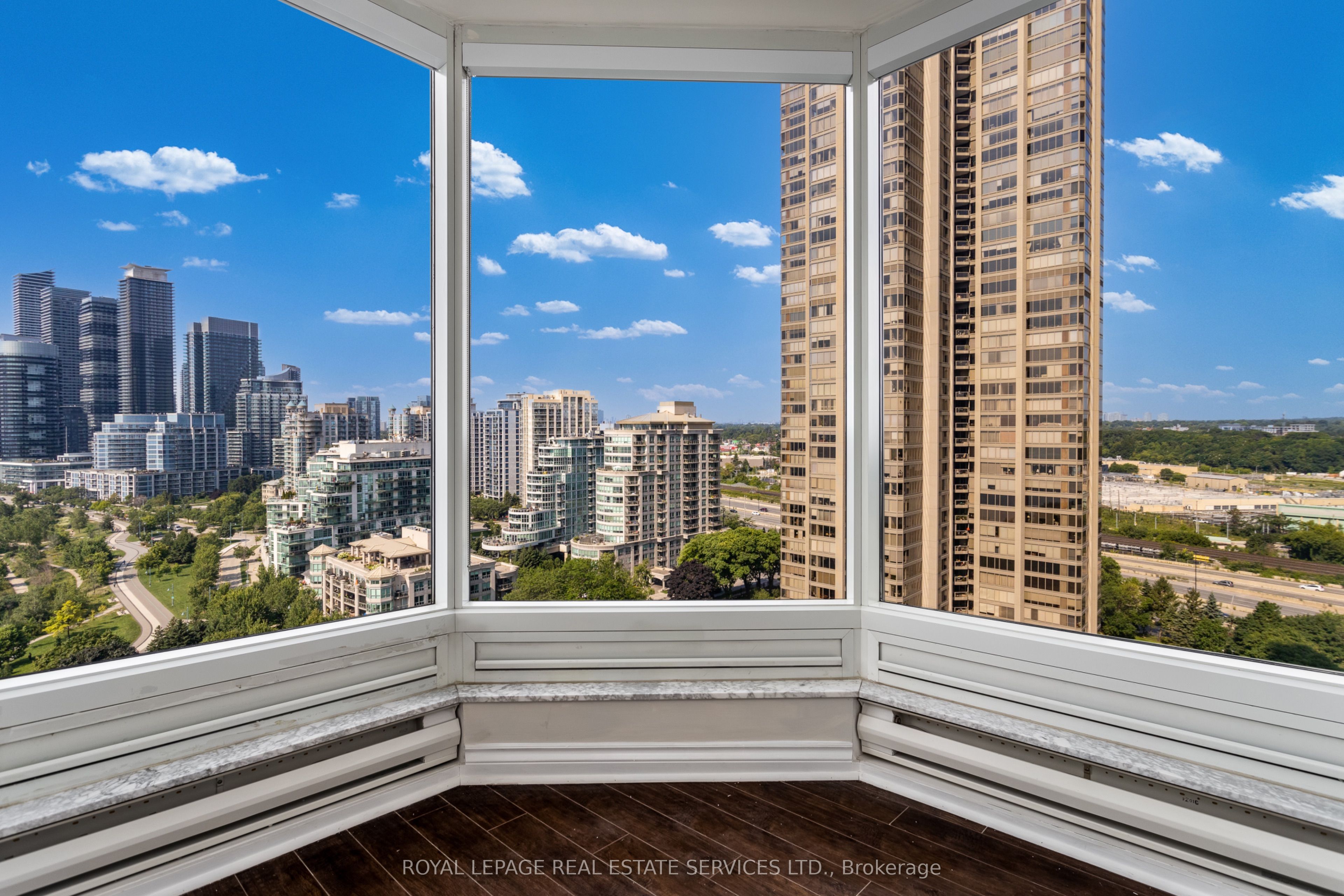1 Palace Pier Court, #1806