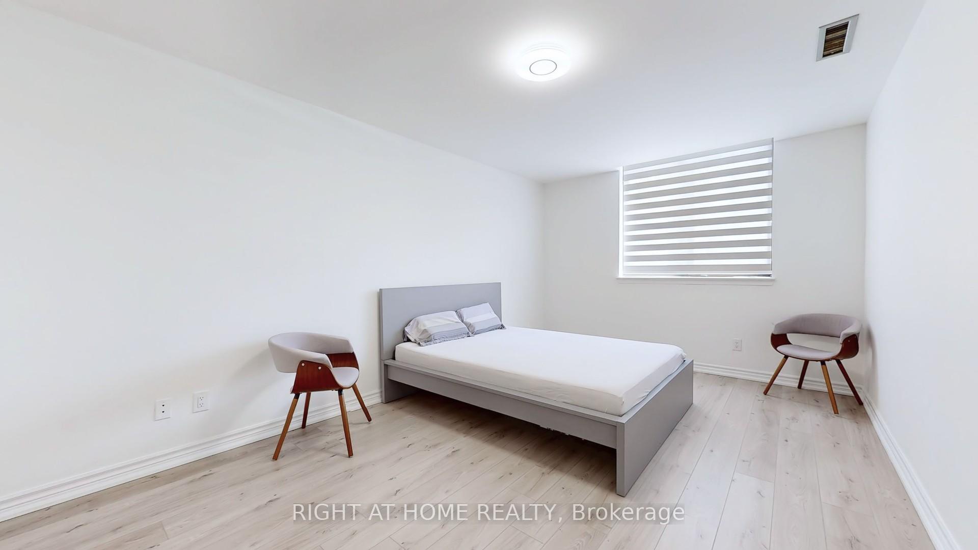 3 Bedrooms Condo at 75 Bamburgh, Toronto For sale