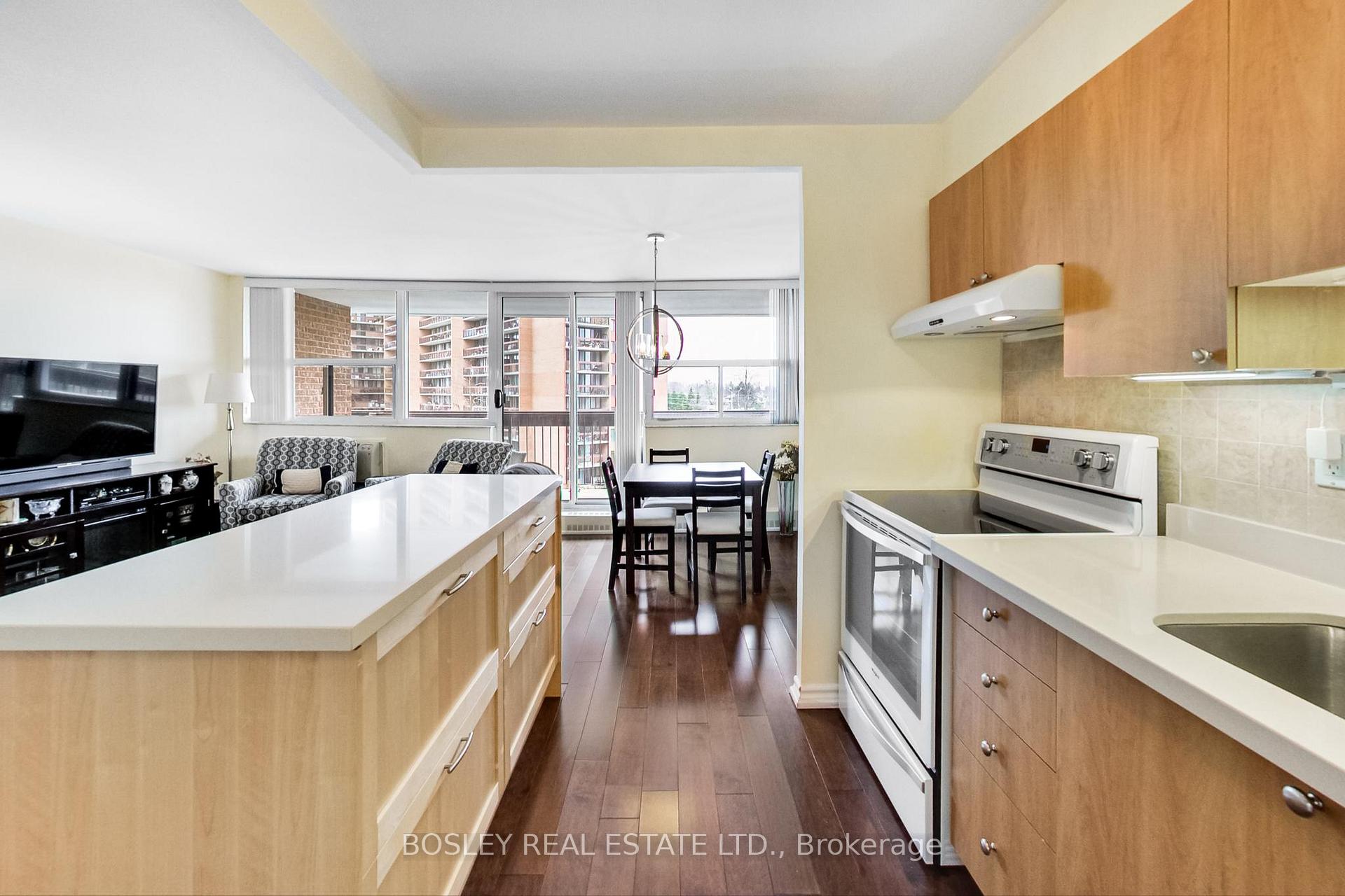 2 Bedrooms Condo at 3501 Glen Erin,  Mississauga For sale