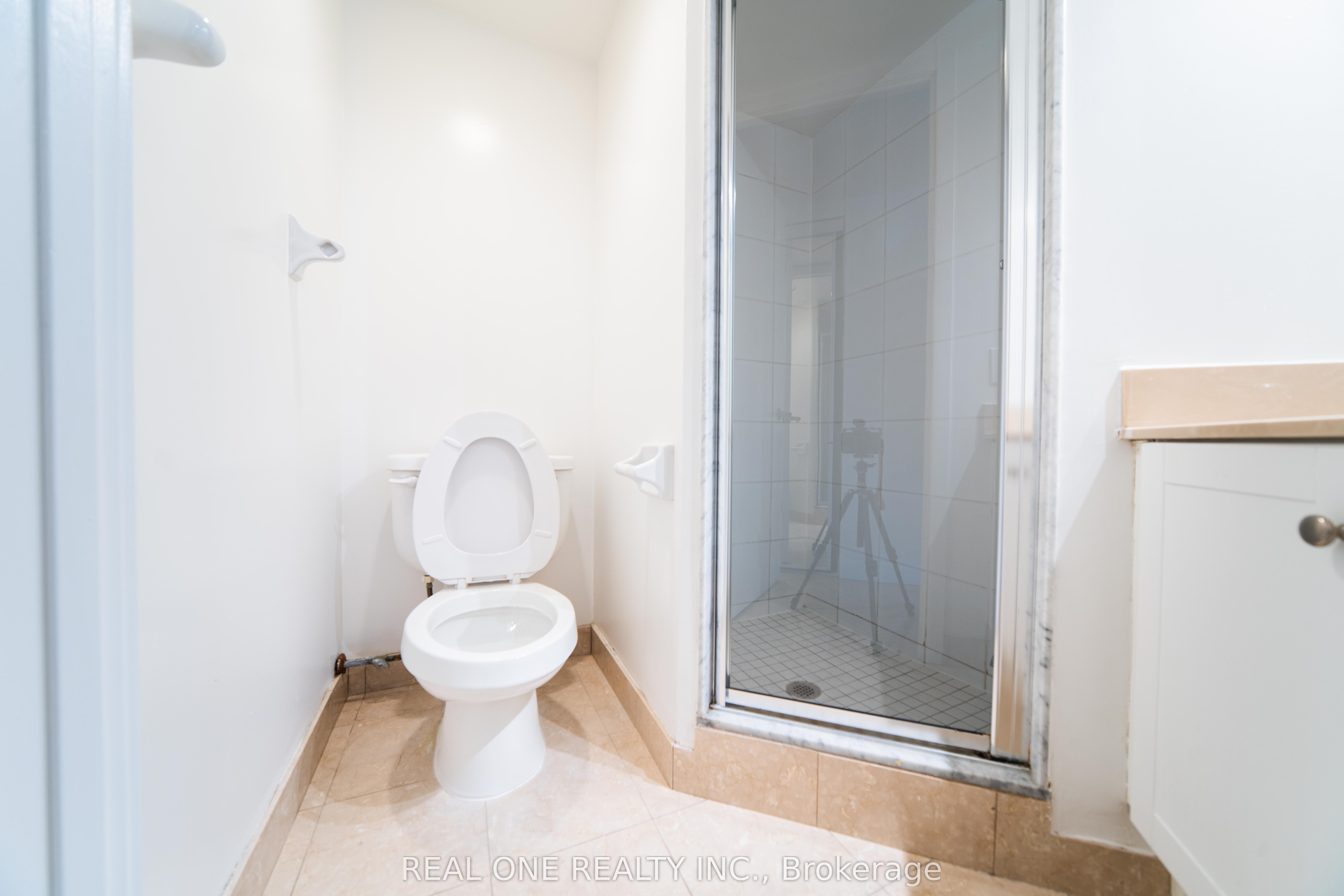 210 Victoria Street, #2404