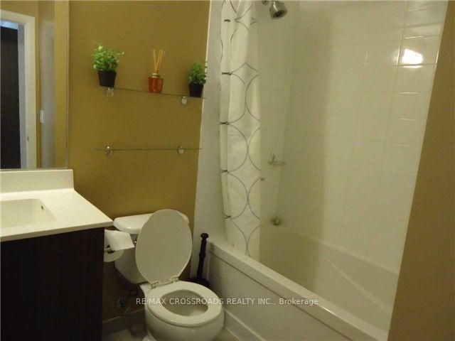 2 Bedrooms Condo at 17 Kenaston, Toronto For sale
