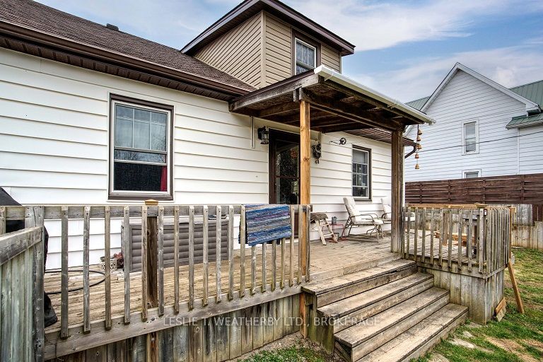 130 Victoria Avenue, Gananoque, ON K7G 2S1