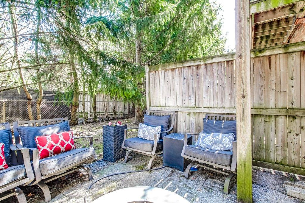 3 Bedrooms Condo at 4262 Ingram,  Burlington For sale