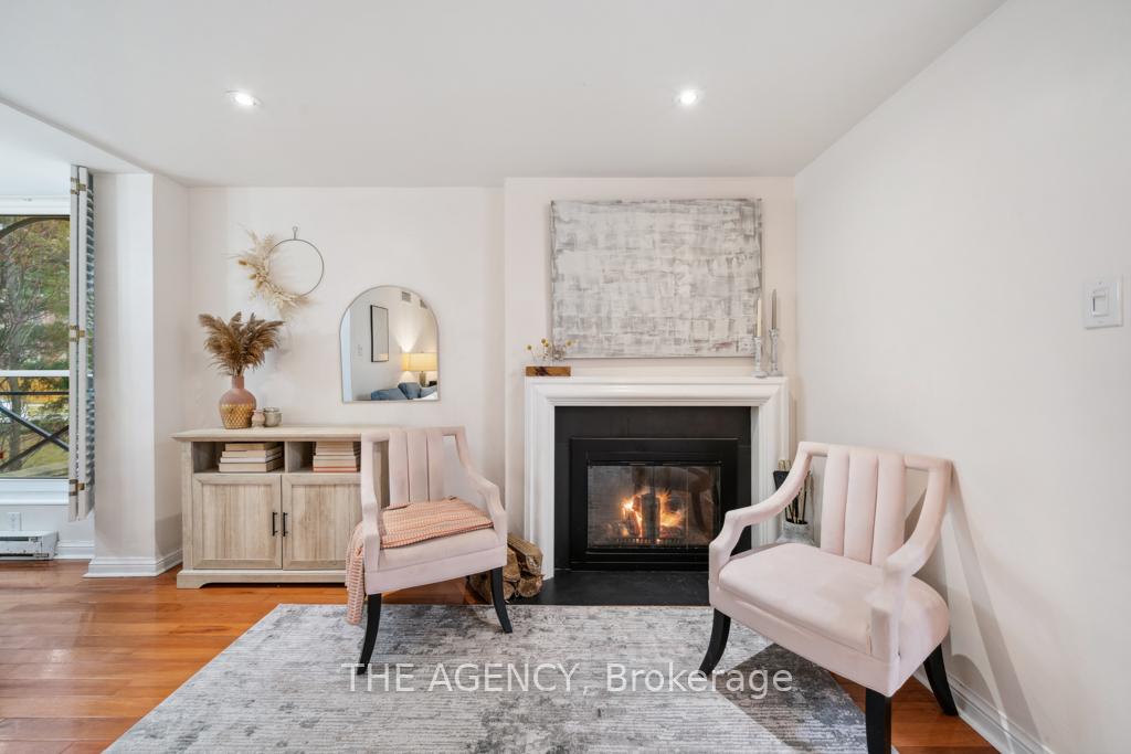2 Bedrooms Condo at 105 Heath, Toronto For sale