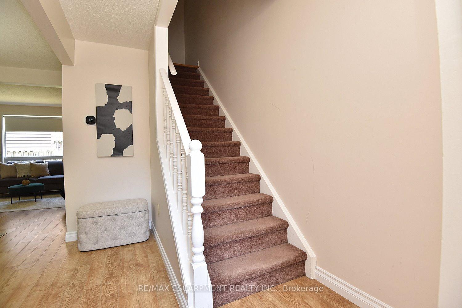 4 Bedrooms Condo at 250 Magnolia, Hamilton For sale