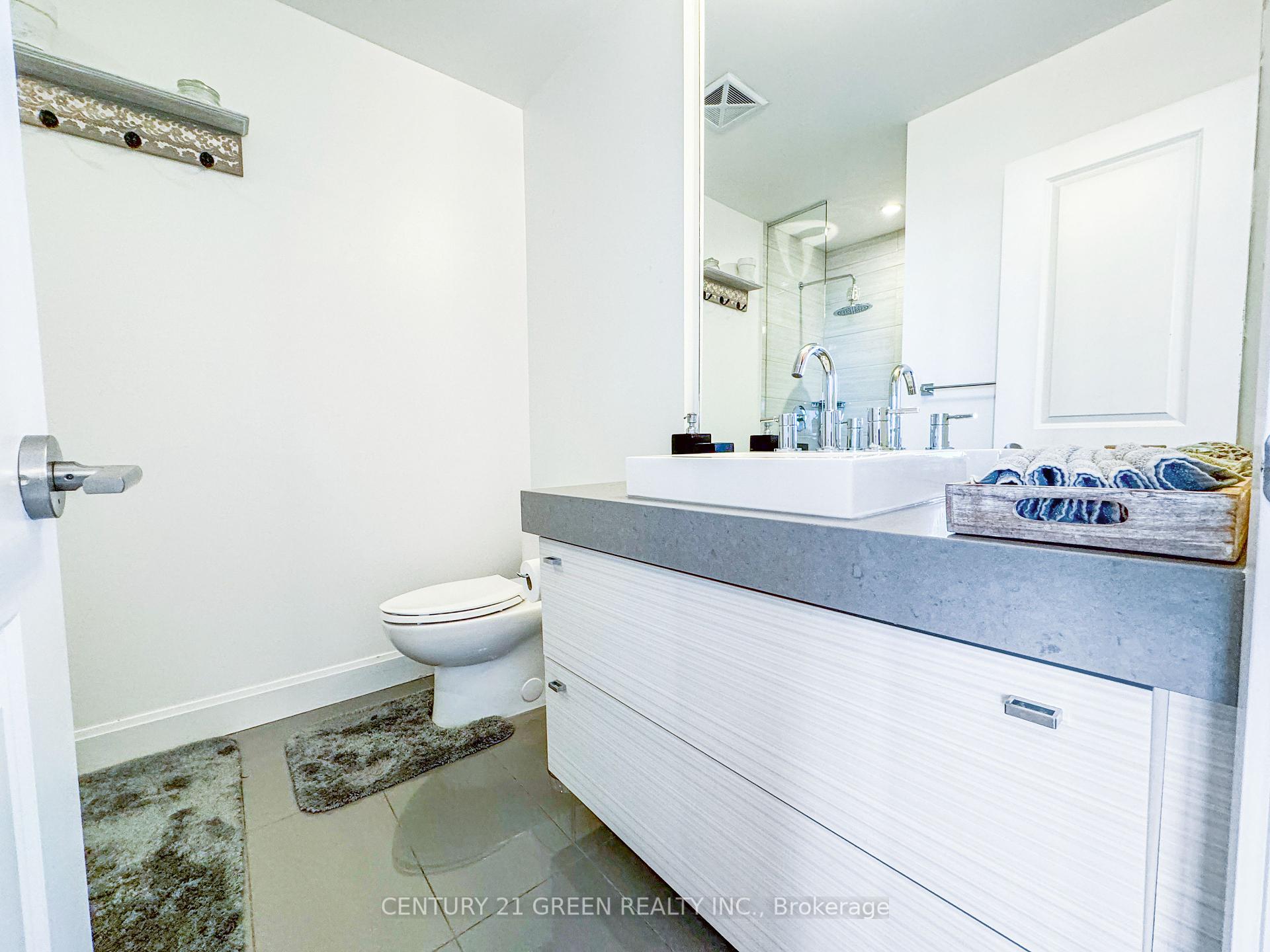 2 Bedrooms Condo at 33 Shore Breeze, Toronto For sale
